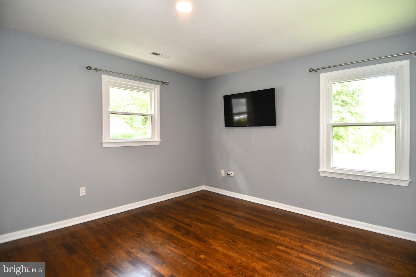 9512 SILAS DR, NOKESVILLE, Virginia 20181, 4 Bedrooms Bedrooms, ,3 BathroomsBathrooms,Residential,For sale,9512 SILAS DR,VAPW2101332 MLS # VAPW2101332
