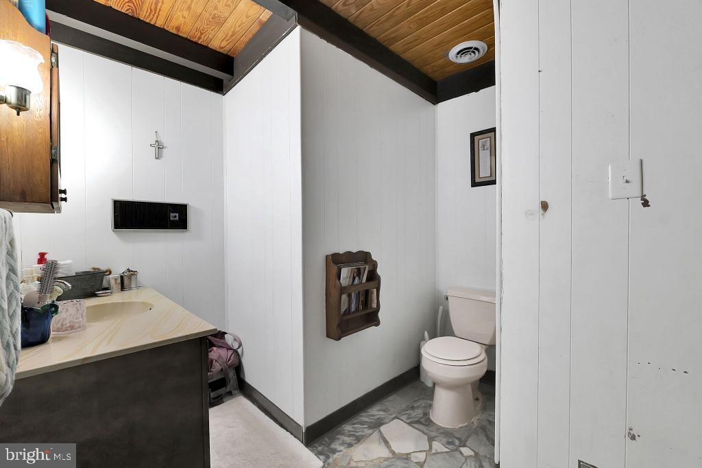 437 STILL HOUSE HOLLOW RD, SALTVILLE, Virginia 24370, 4 Bedrooms Bedrooms, ,2 BathroomsBathrooms,Residential,For sale,437 STILL HOUSE HOLLOW RD,VASM2000004 MLS # VASM2000004