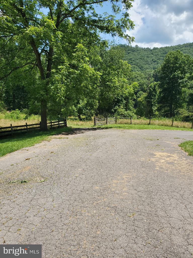 437 STILL HOUSE HOLLOW RD, SALTVILLE, Virginia 24370, 4 Bedrooms Bedrooms, ,2 BathroomsBathrooms,Residential,For sale,437 STILL HOUSE HOLLOW RD,VASM2000004 MLS # VASM2000004