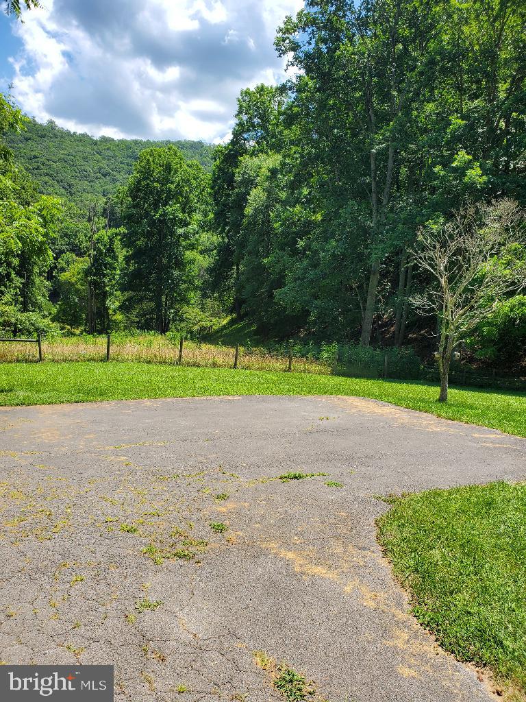 437 STILL HOUSE HOLLOW RD, SALTVILLE, Virginia 24370, 4 Bedrooms Bedrooms, ,2 BathroomsBathrooms,Residential,For sale,437 STILL HOUSE HOLLOW RD,VASM2000004 MLS # VASM2000004