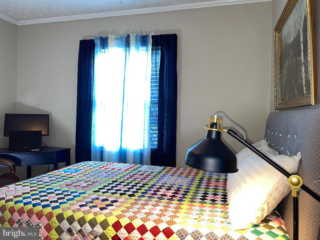 317 JAMES AVE, WAYNESBORO, Virginia 22980, 2 Bedrooms Bedrooms, ,1 BathroomBathrooms,Residential,For sale,317 JAMES AVE,VAAG2002646 MLS # VAAG2002646