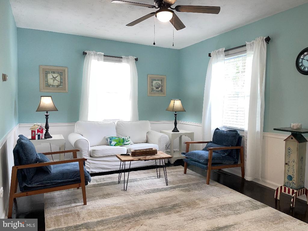 317 JAMES AVE, WAYNESBORO, Virginia 22980, 2 Bedrooms Bedrooms, ,1 BathroomBathrooms,Residential,For sale,317 JAMES AVE,VAAG2002646 MLS # VAAG2002646