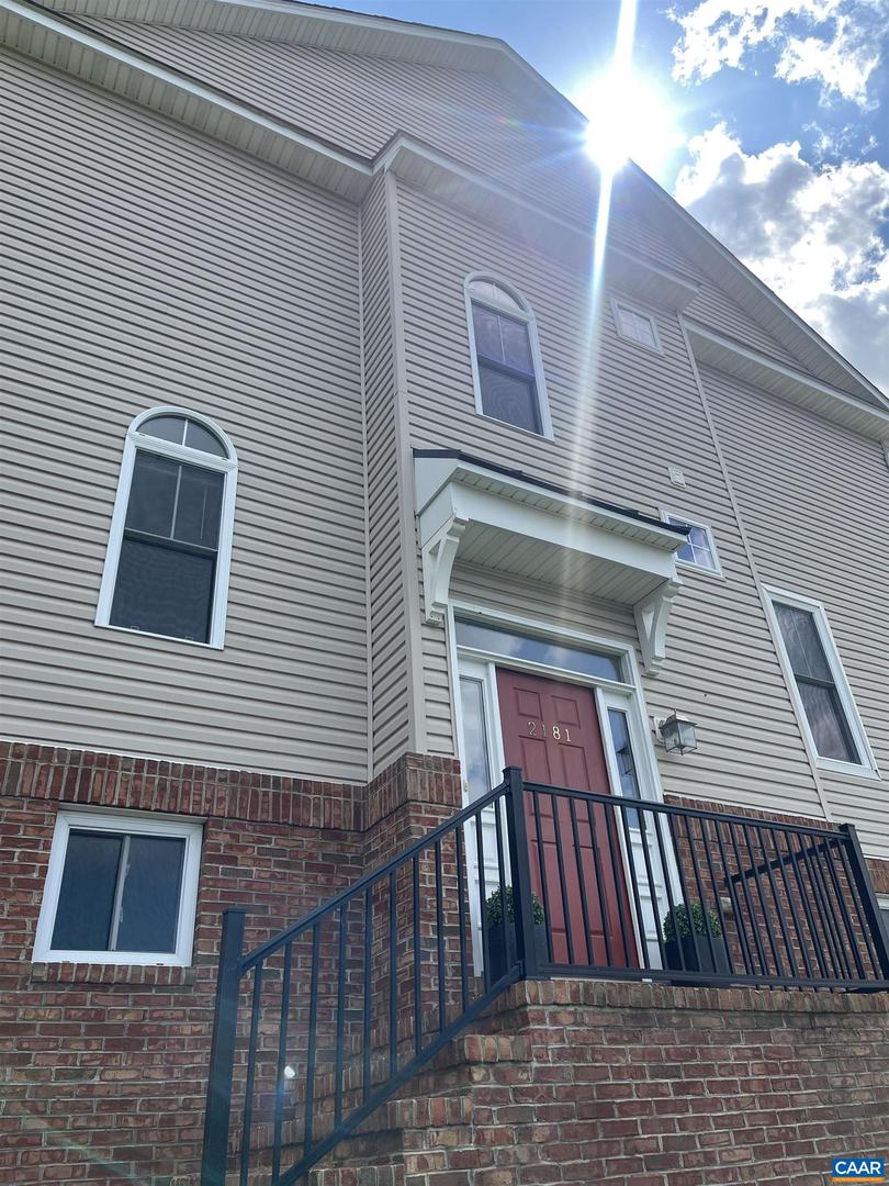 2181 DEYERLE AVE, HARRISONBURG, Virginia 22801, 2 Bedrooms Bedrooms, ,2 BathroomsBathrooms,Residential,For sale,2181 DEYERLE AVE,667763 MLS # 667763