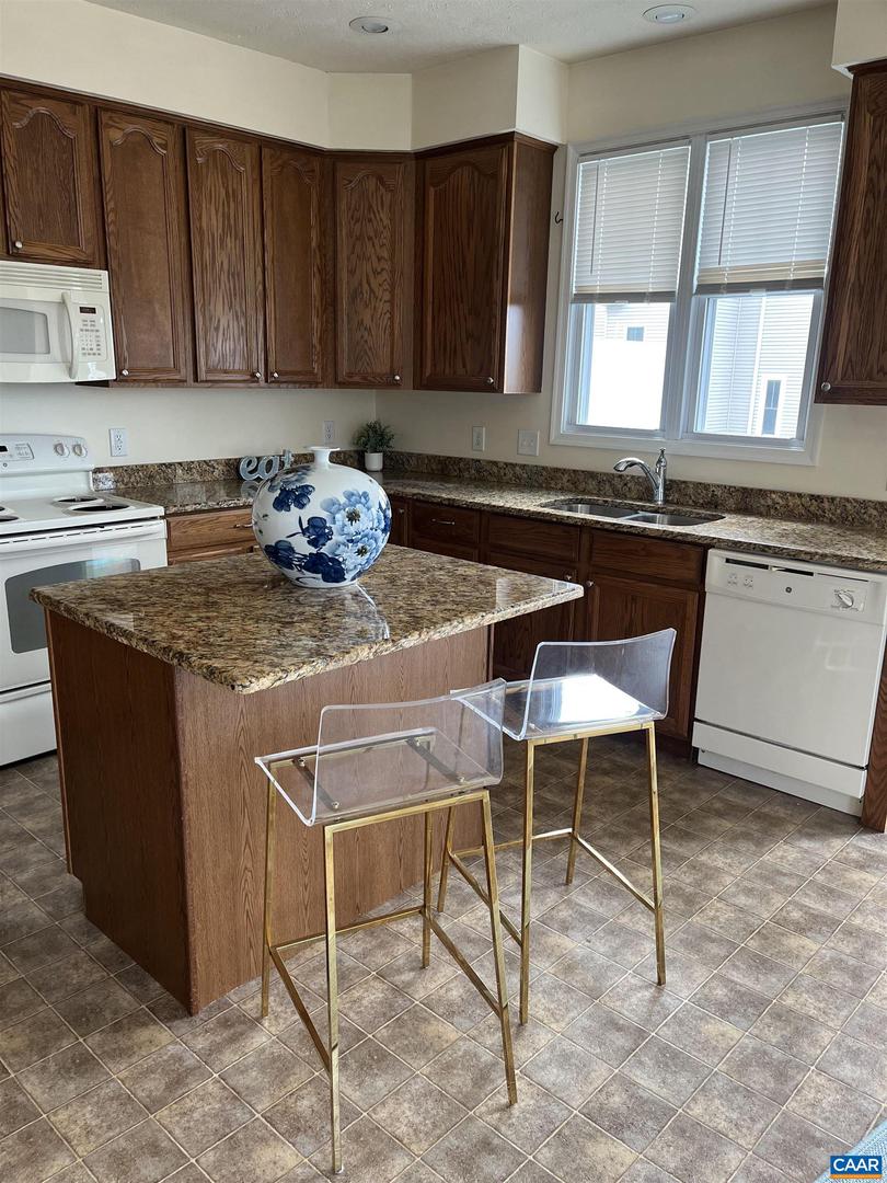 2181 DEYERLE AVE, HARRISONBURG, Virginia 22801, 2 Bedrooms Bedrooms, ,2 BathroomsBathrooms,Residential,For sale,2181 DEYERLE AVE,667763 MLS # 667763