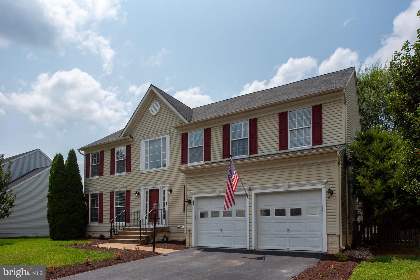 39 VILLAGE GROVE RD, FREDERICKSBURG, Virginia 22406, 5 Bedrooms Bedrooms, ,3 BathroomsBathrooms,Residential,For sale,39 VILLAGE GROVE RD,VAST2041388 MLS # VAST2041388