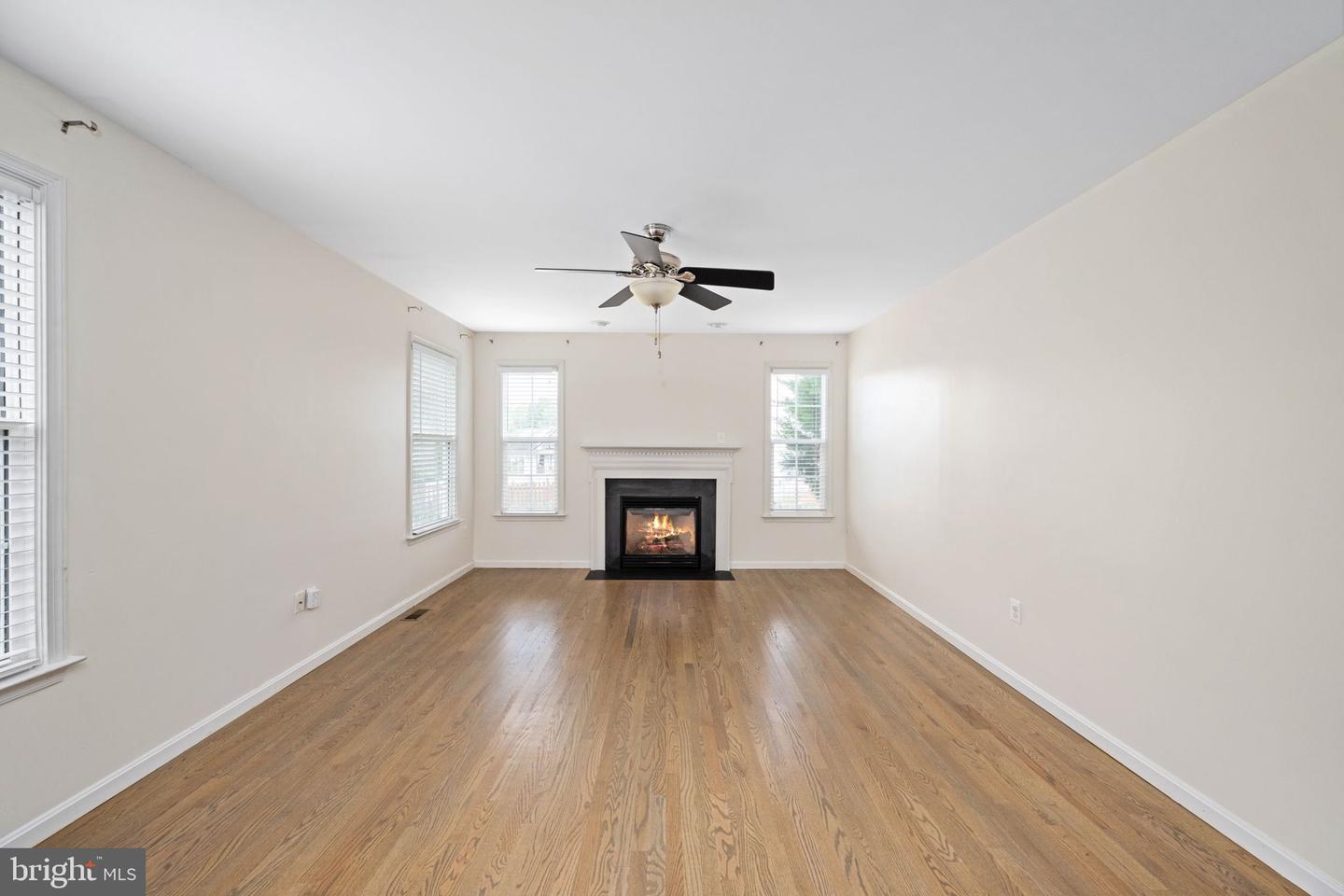 39 VILLAGE GROVE RD, FREDERICKSBURG, Virginia 22406, 5 Bedrooms Bedrooms, ,3 BathroomsBathrooms,Residential,For sale,39 VILLAGE GROVE RD,VAST2041388 MLS # VAST2041388