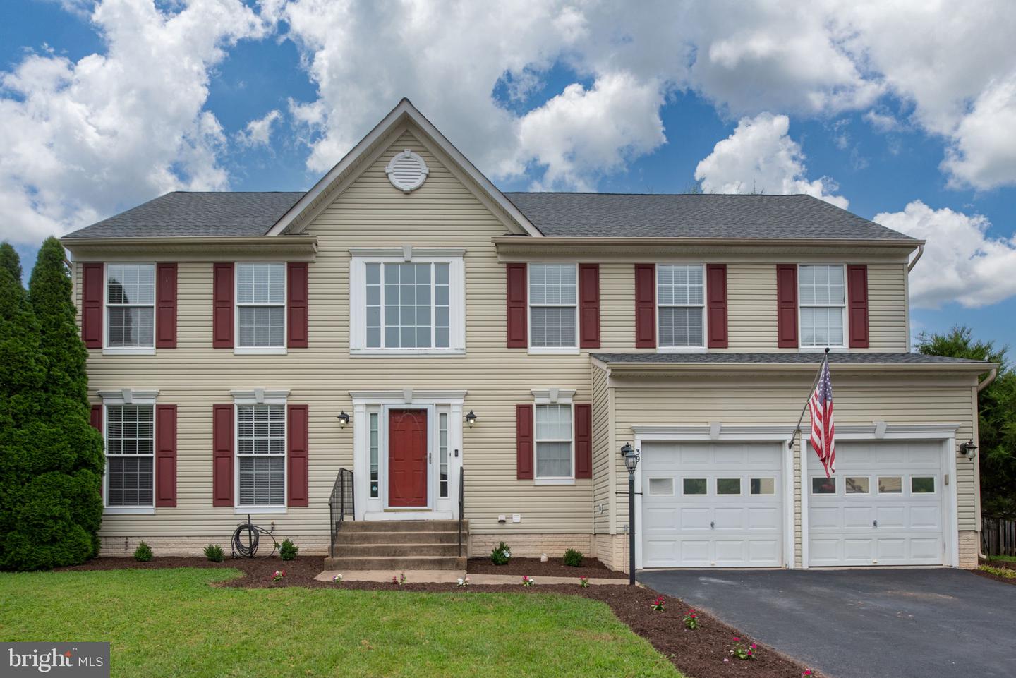 39 VILLAGE GROVE RD, FREDERICKSBURG, Virginia 22406, 5 Bedrooms Bedrooms, ,3 BathroomsBathrooms,Residential,For sale,39 VILLAGE GROVE RD,VAST2041388 MLS # VAST2041388