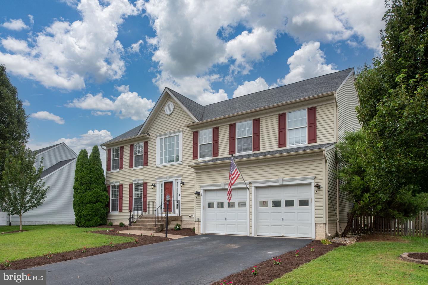 39 VILLAGE GROVE RD, FREDERICKSBURG, Virginia 22406, 5 Bedrooms Bedrooms, ,3 BathroomsBathrooms,Residential,For sale,39 VILLAGE GROVE RD,VAST2041388 MLS # VAST2041388