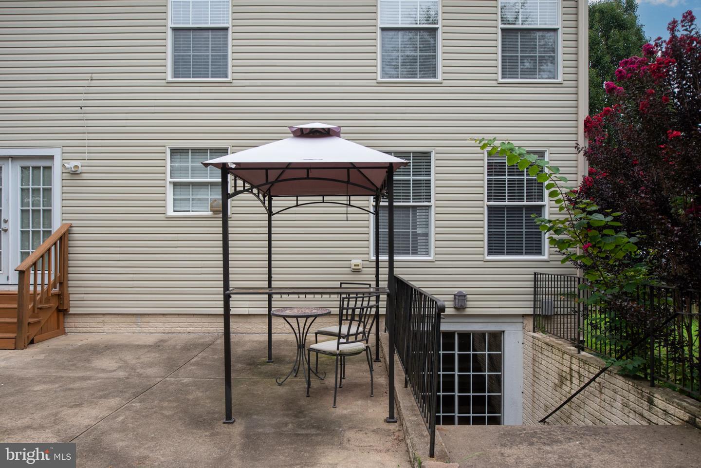 39 VILLAGE GROVE RD, FREDERICKSBURG, Virginia 22406, 5 Bedrooms Bedrooms, ,3 BathroomsBathrooms,Residential,For sale,39 VILLAGE GROVE RD,VAST2041388 MLS # VAST2041388
