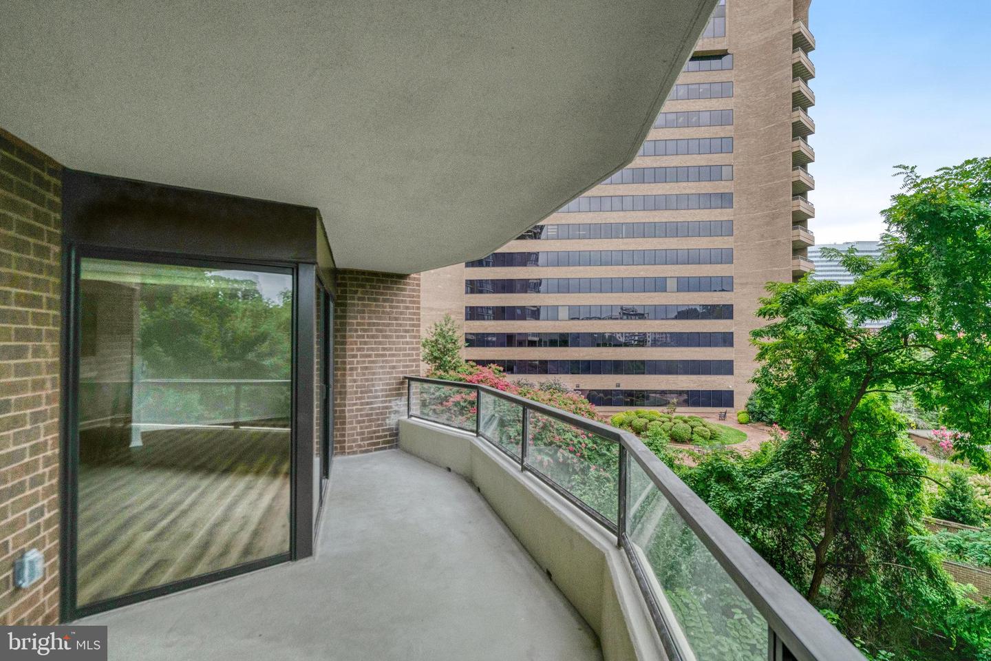 1600 N OAK ST #212, ARLINGTON, Virginia 22209, 2 Bedrooms Bedrooms, ,2 BathroomsBathrooms,Residential,For sale,1600 N OAK ST #212,VAAR2062178 MLS # VAAR2062178