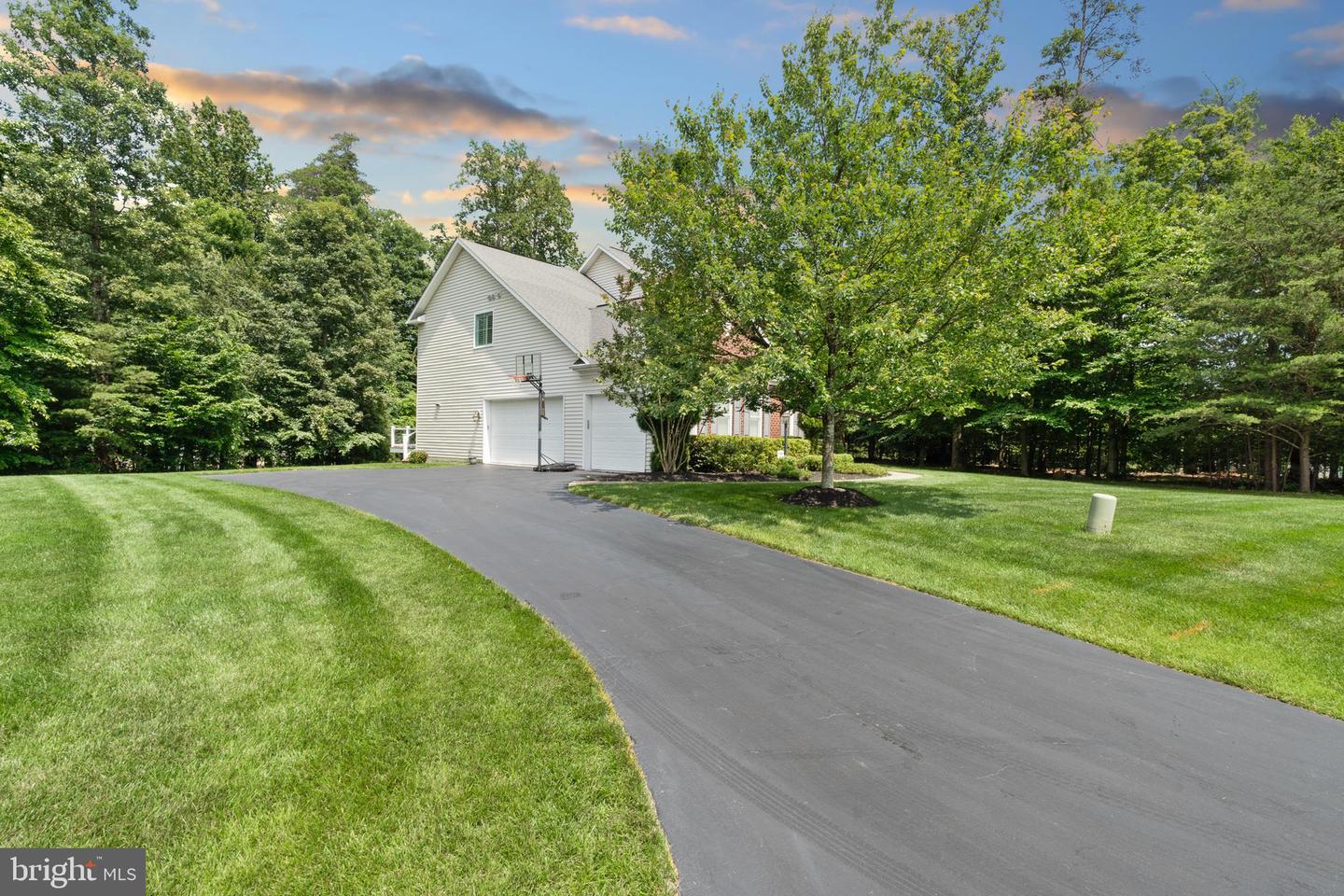 9053 JOHN SUTHERLAND LN, LORTON, Virginia 22079, 5 Bedrooms Bedrooms, ,4 BathroomsBathrooms,Residential,For sale,9053 JOHN SUTHERLAND LN,VAFX2260772 MLS # VAFX2260772