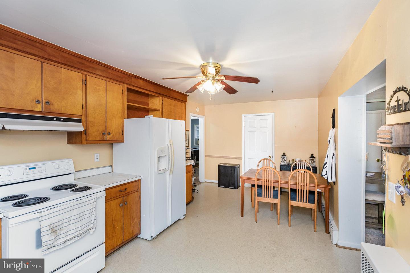 14302 W CATHARPIN RD, SPOTSYLVANIA, Virginia 22551, 3 Bedrooms Bedrooms, 9 Rooms Rooms,2 BathroomsBathrooms,Residential,For sale,14302 W CATHARPIN RD,VASP2035430 MLS # VASP2035430