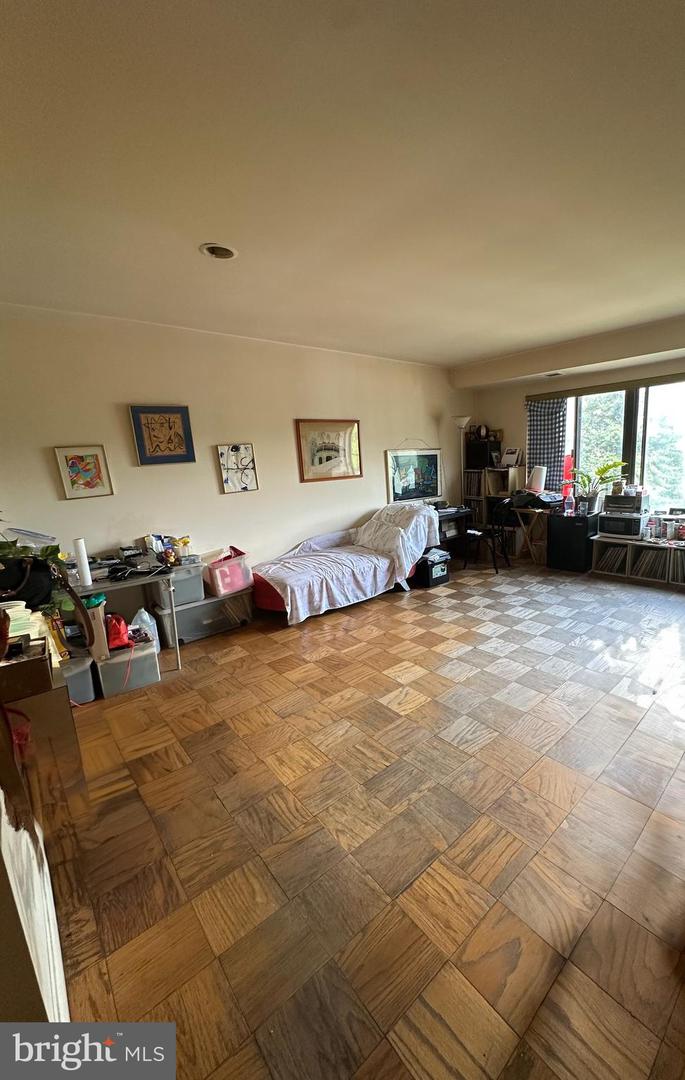 FALLS CHURCH, Virginia 22044, 1 Bedroom Bedrooms, ,1 BathroomBathrooms,Residential,For sale,VAFX2260888 MLS # VAFX2260888