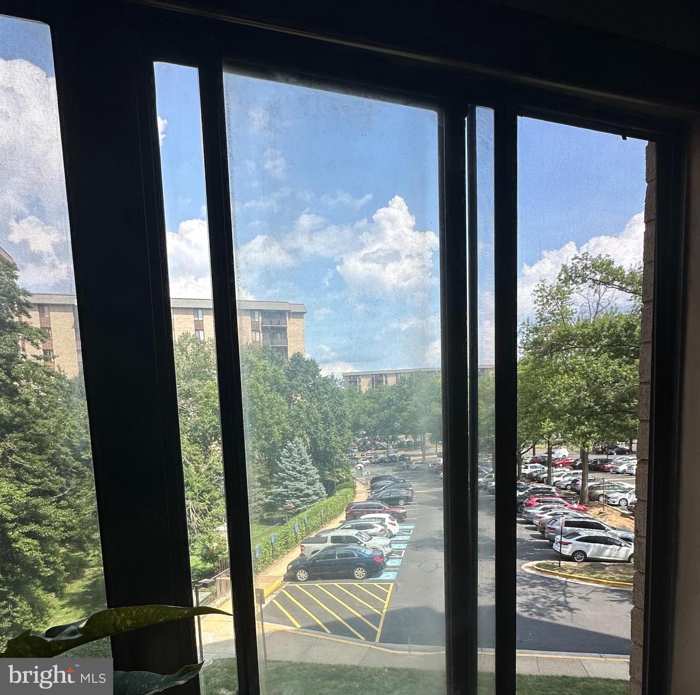 FALLS CHURCH, Virginia 22044, 1 Bedroom Bedrooms, ,1 BathroomBathrooms,Residential,For sale,VAFX2260888 MLS # VAFX2260888