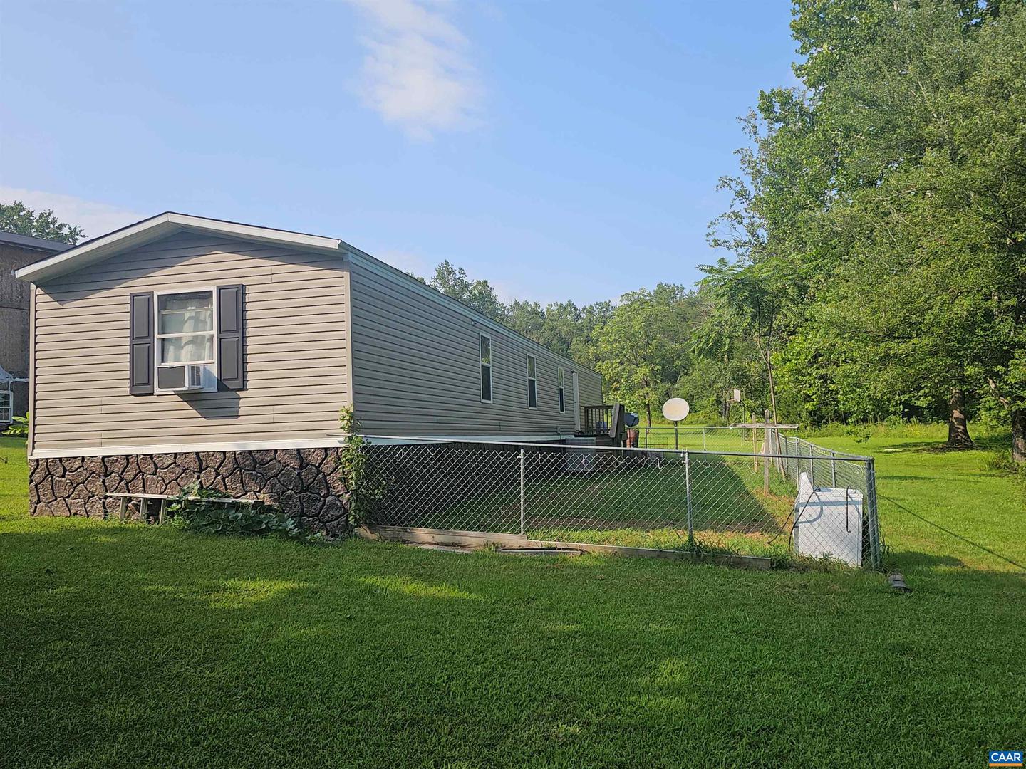 2018 PARKER MOUNTAIN RD, STANARDSVILLE, Virginia 22973, 3 Bedrooms Bedrooms, ,2 BathroomsBathrooms,Residential,For sale,2018 PARKER MOUNTAIN RD,667768 MLS # 667768