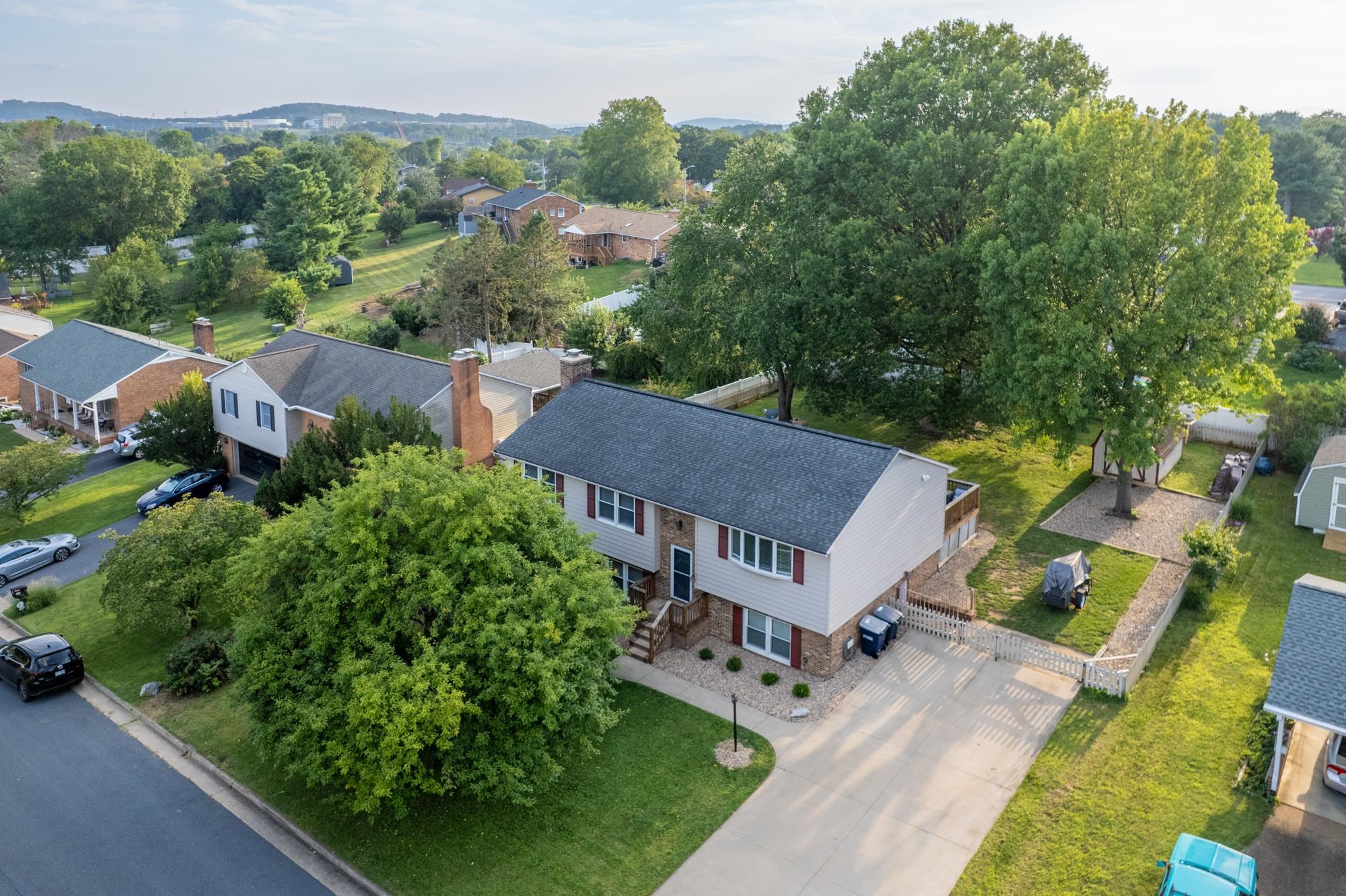 928 BROADVIEW DR, HARRISONBURG, Virginia 22802, 4 Bedrooms Bedrooms, ,3 BathroomsBathrooms,Residential,928 BROADVIEW DR,667773 MLS # 667773