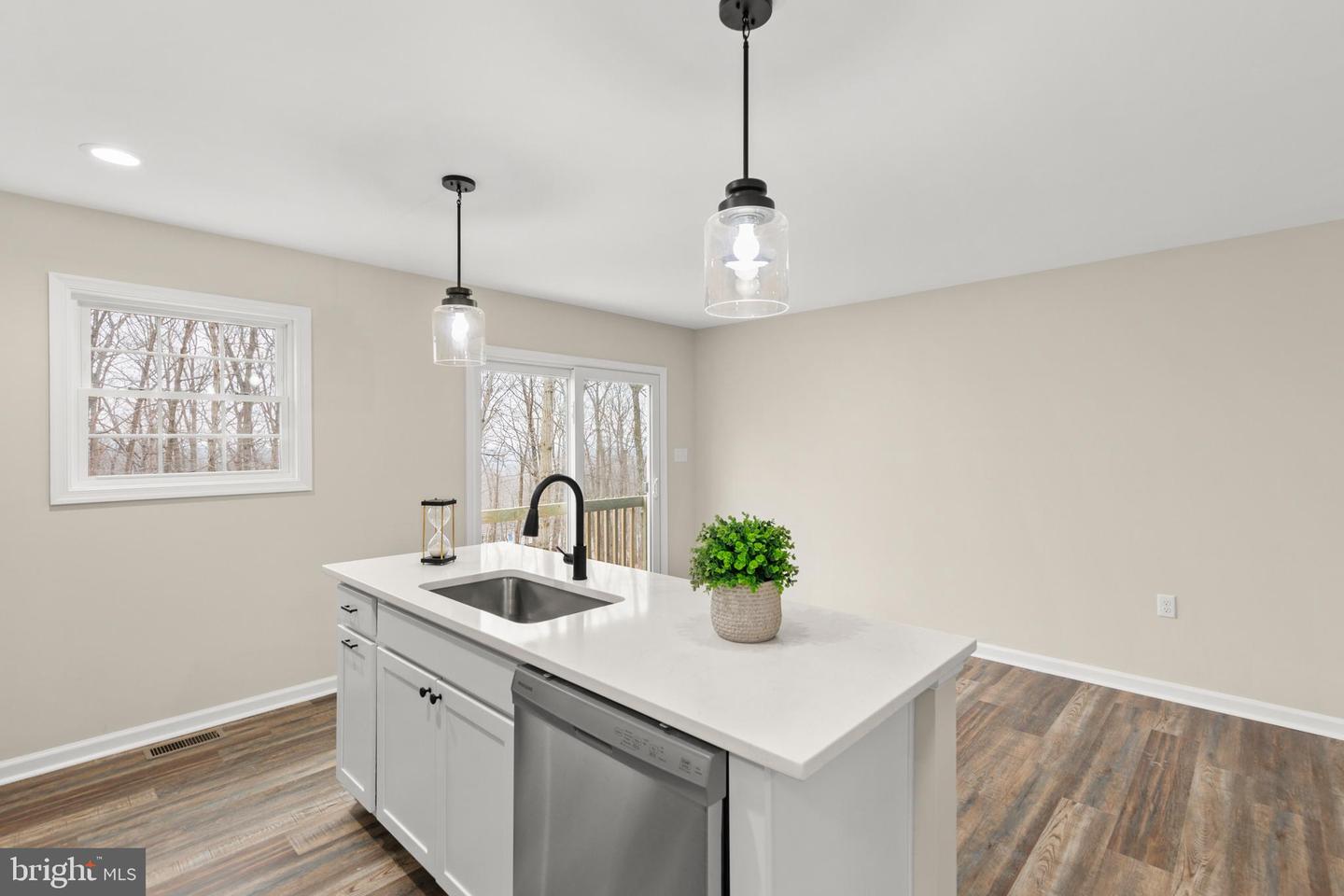 201 WINCHESTER DR, WINCHESTER, Virginia 22602, 3 Bedrooms Bedrooms, ,2 BathroomsBathrooms,Residential,For sale,201 WINCHESTER DR,VAFV2035384 MLS # VAFV2035384