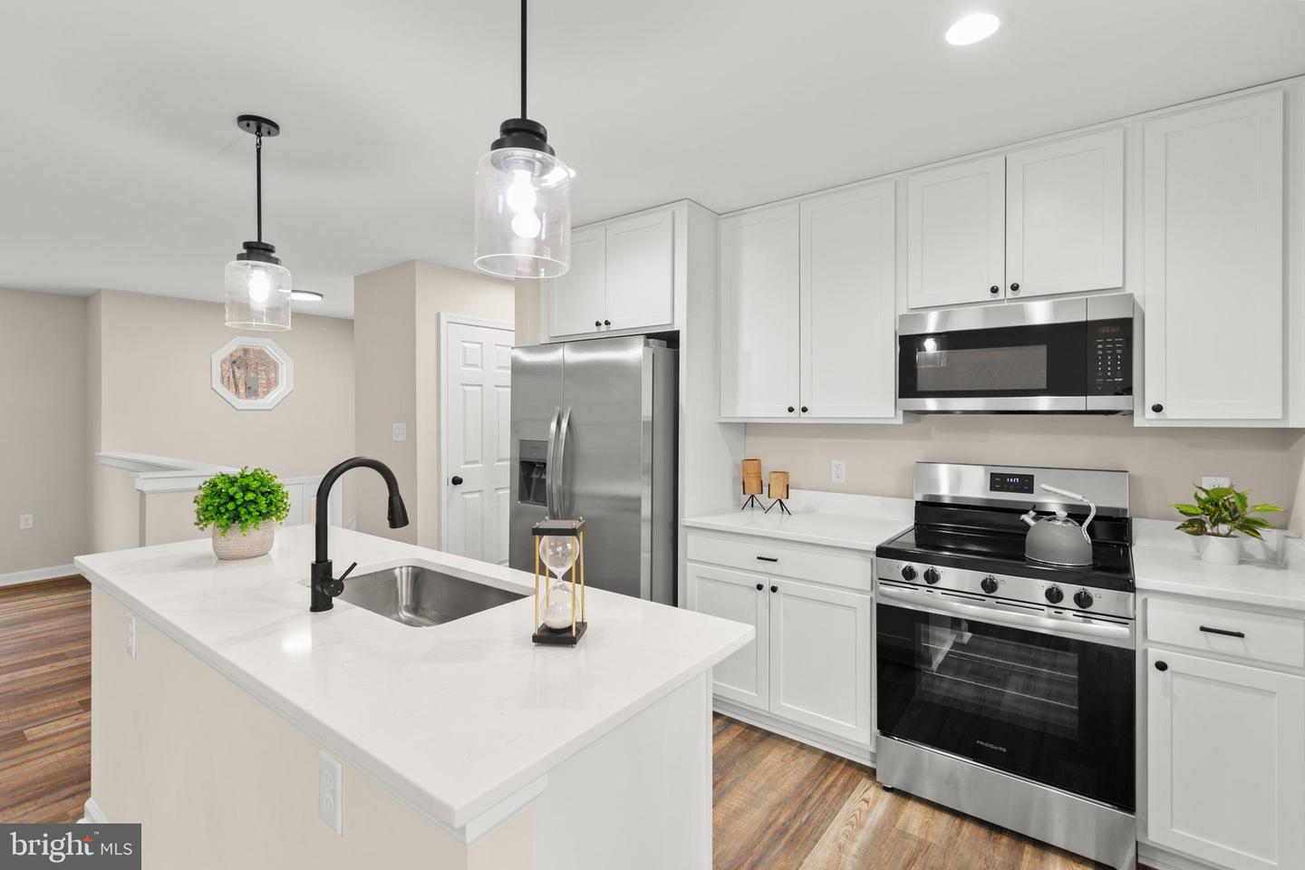 201 WINCHESTER DR, WINCHESTER, Virginia 22602, 3 Bedrooms Bedrooms, ,2 BathroomsBathrooms,Residential,For sale,201 WINCHESTER DR,VAFV2035384 MLS # VAFV2035384