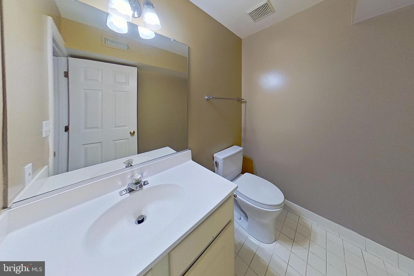 6220 SQUIRES HILL DR, FALLS CHURCH, Virginia 22044, 3 Bedrooms Bedrooms, ,2 BathroomsBathrooms,Residential,For sale,6220 SQUIRES HILL DR,VAFX2258572 MLS # VAFX2258572