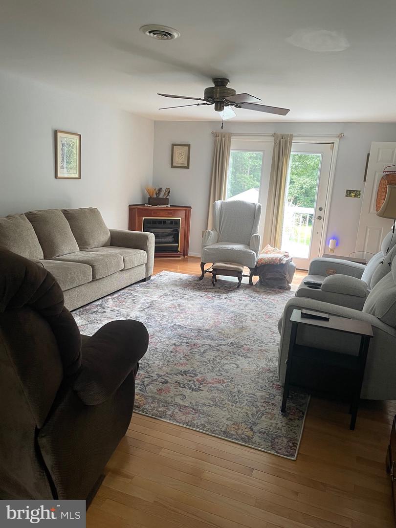 4285 GLORY RD, BEALETON, Virginia 22712, 4 Bedrooms Bedrooms, ,3 BathroomsBathrooms,Residential,For sale,4285 GLORY RD,VAFQ2017900 MLS # VAFQ2017900 4285 GLORY RD, BEALETON, Virginia 22712, 4 Bedrooms Bedrooms, ,3 BathroomsBathrooms,Residential,For sale,4285 GLORY RD,VAFQ2017900 MLS # VAFQ2017900