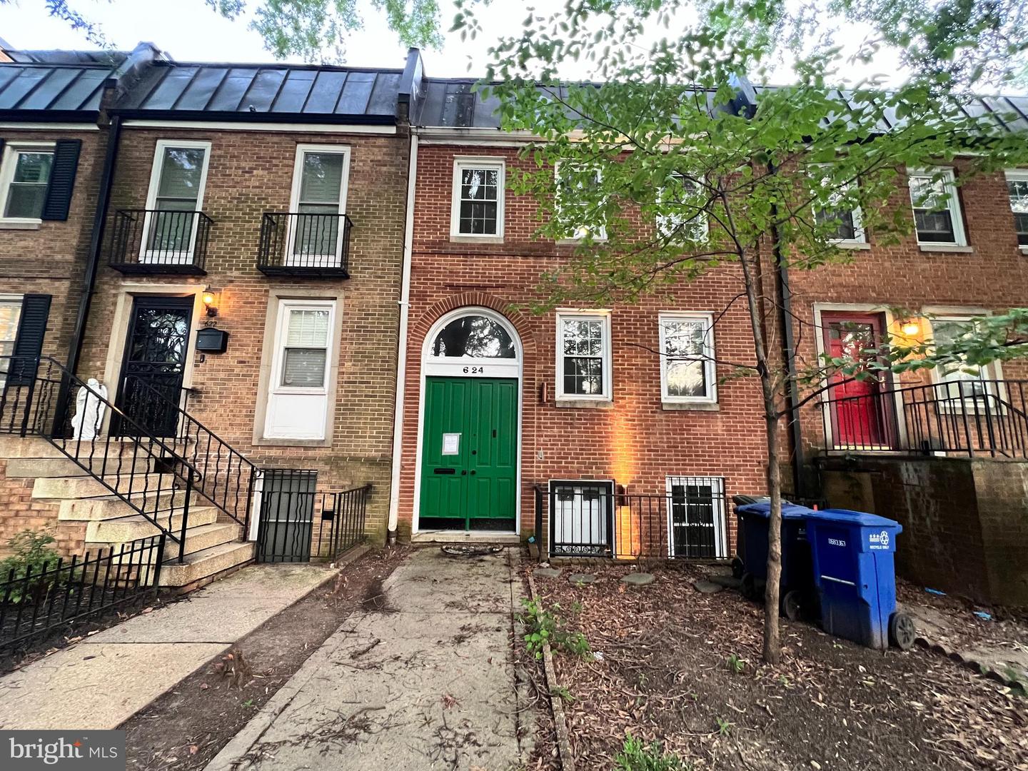 624 G ST SW, WASHINGTON, District Of Columbia 20024, 4 Bedrooms Bedrooms, ,3 BathroomsBathrooms,Residential,For sale,624 G ST SW,DCDC2214936 MLS # DCDC2214936
