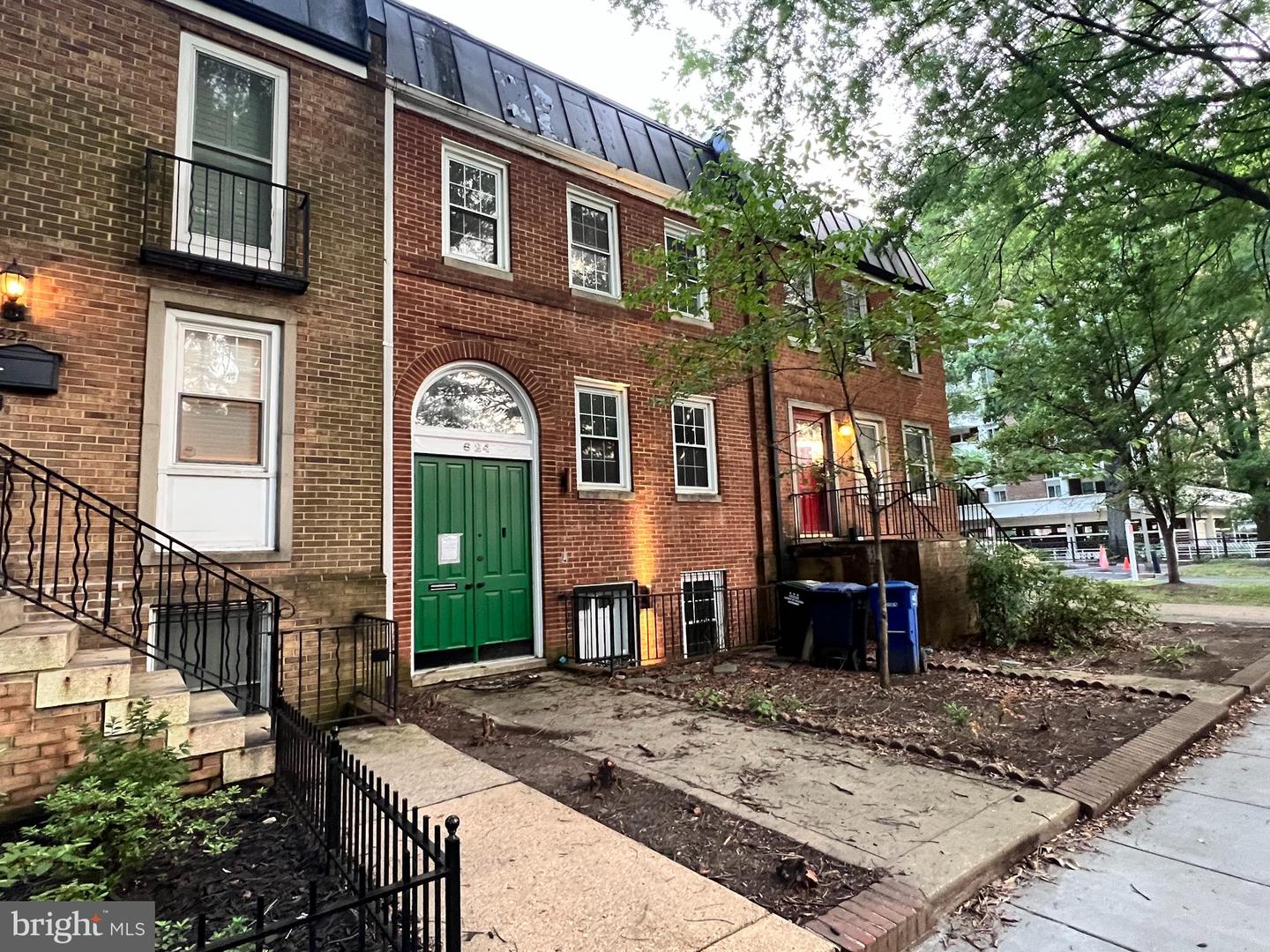624 G ST SW, WASHINGTON, District Of Columbia 20024, 4 Bedrooms Bedrooms, ,3 BathroomsBathrooms,Residential,For sale,624 G ST SW,DCDC2214936 MLS # DCDC2214936