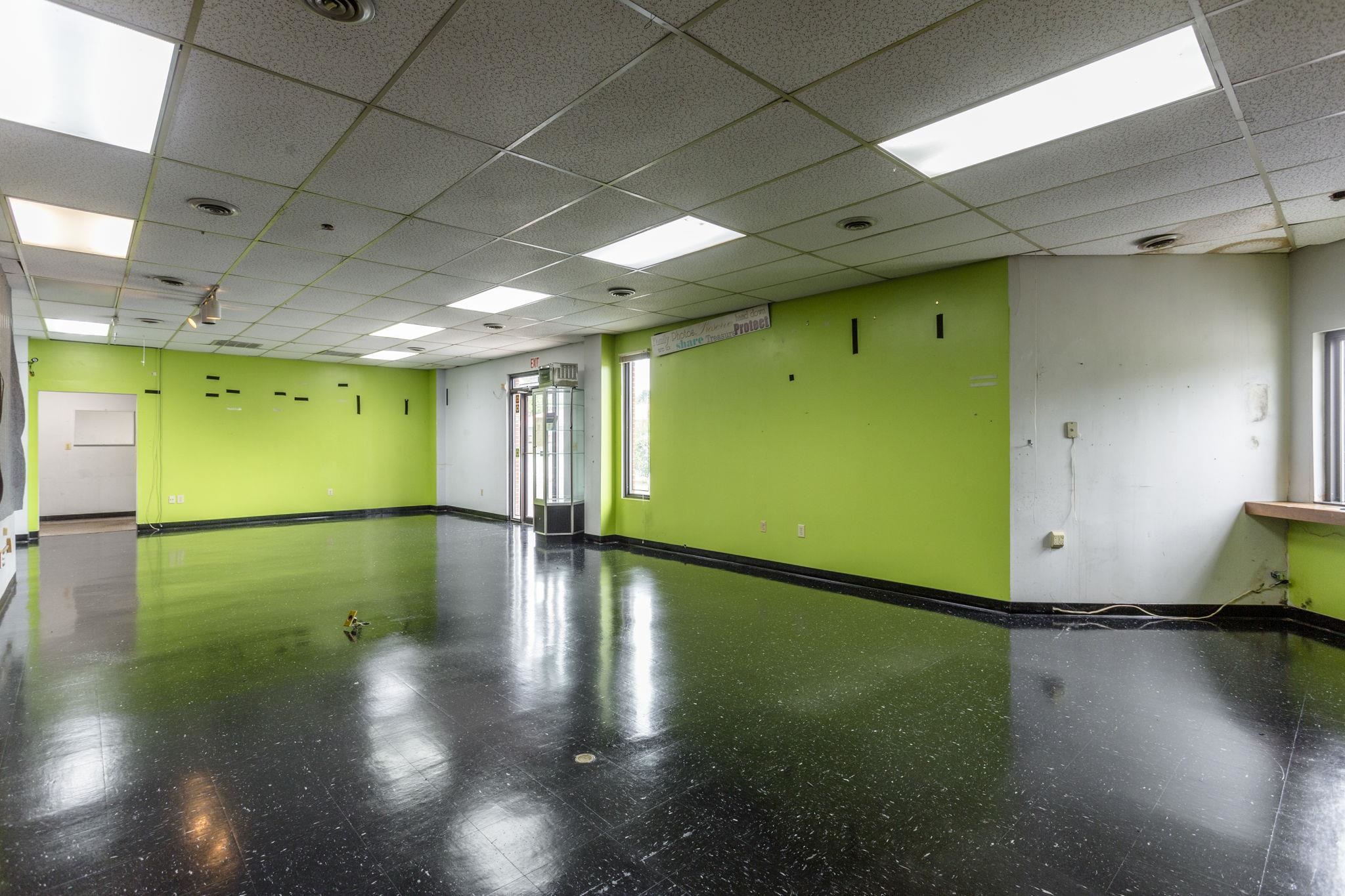 889 E MARKET ST, HARRISONBURG, Virginia 22801, ,Commercial,889 E MARKET ST,667781 MLS # 667781