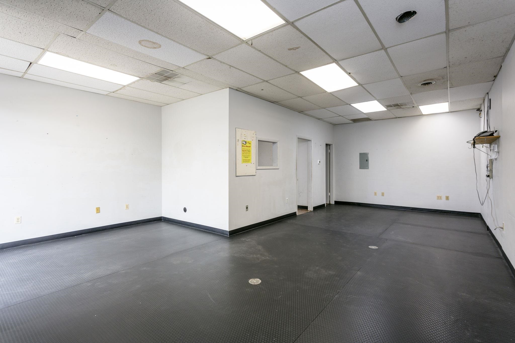 889 E MARKET ST, HARRISONBURG, Virginia 22801, ,Commercial,889 E MARKET ST,667781 MLS # 667781