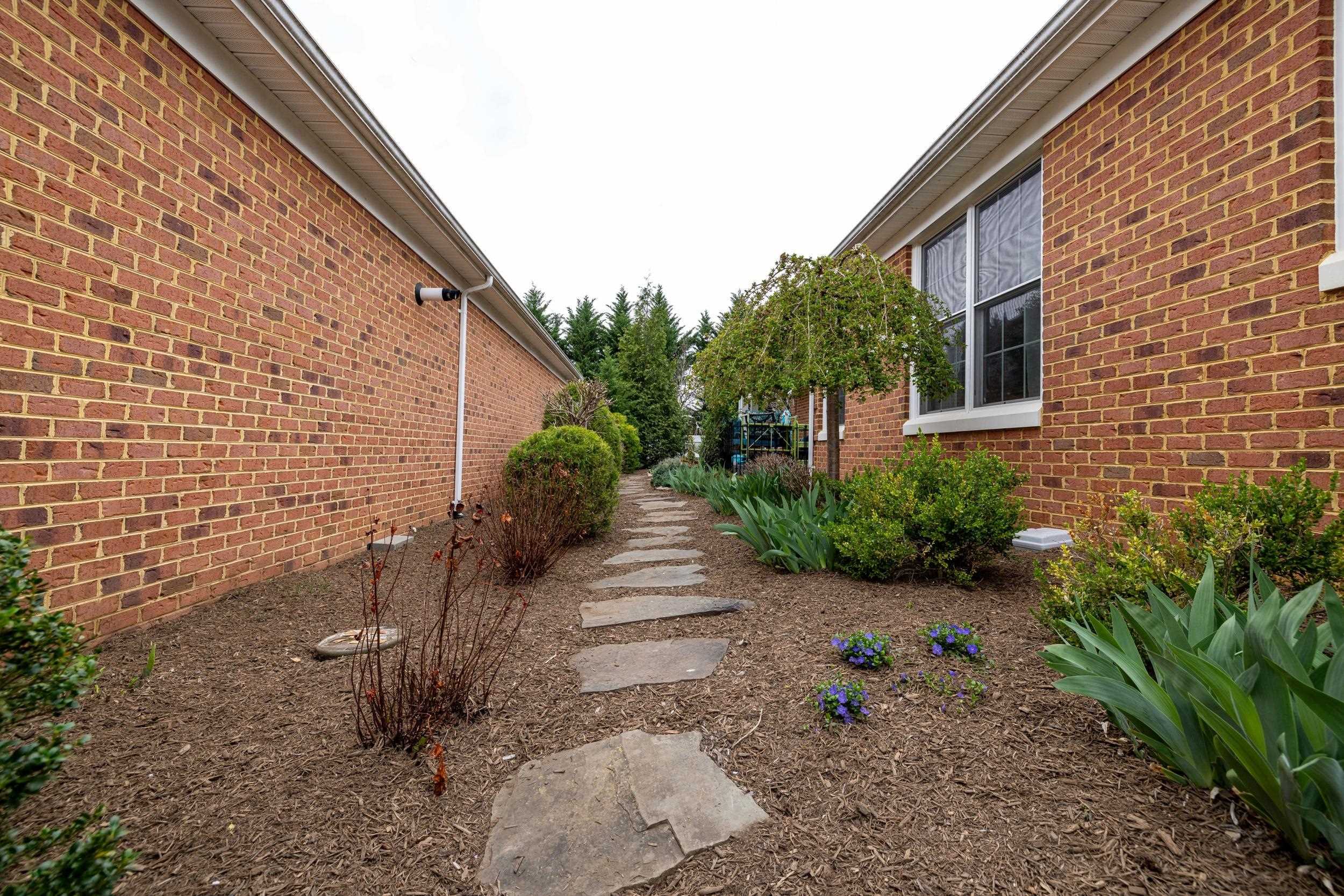617 REDBUD LN, WOODSTOCK, Virginia 22664, 3 Bedrooms Bedrooms, ,2 BathroomsBathrooms,Residential,617 REDBUD LN,662861 MLS # 662861