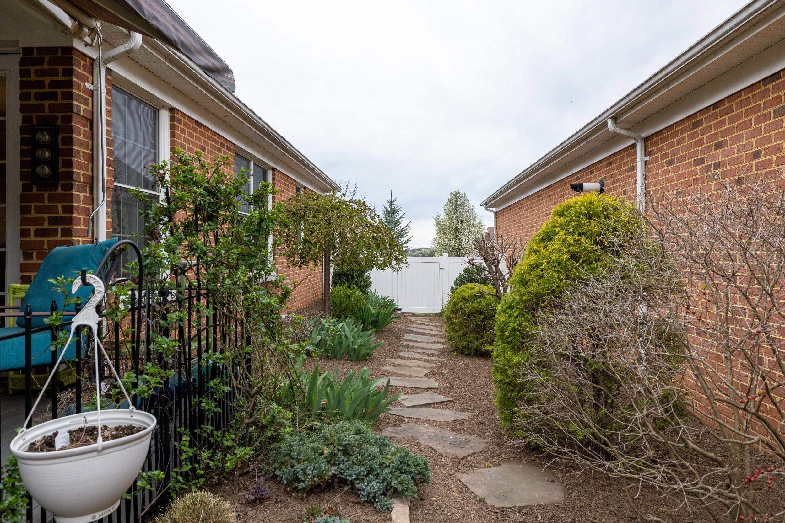 617 REDBUD LN, WOODSTOCK, Virginia 22664, 3 Bedrooms Bedrooms, ,2 BathroomsBathrooms,Residential,617 REDBUD LN,662861 MLS # 662861