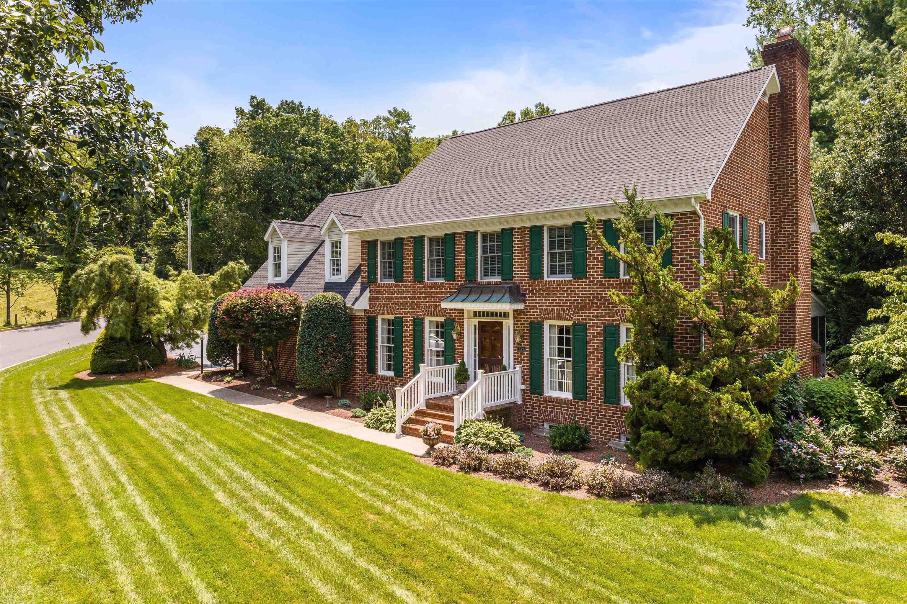263 DIVOT DR, HARRISONBURG, Virginia 22802, 5 Bedrooms Bedrooms, ,2 BathroomsBathrooms,Residential,263 DIVOT DR,667778 MLS # 667778