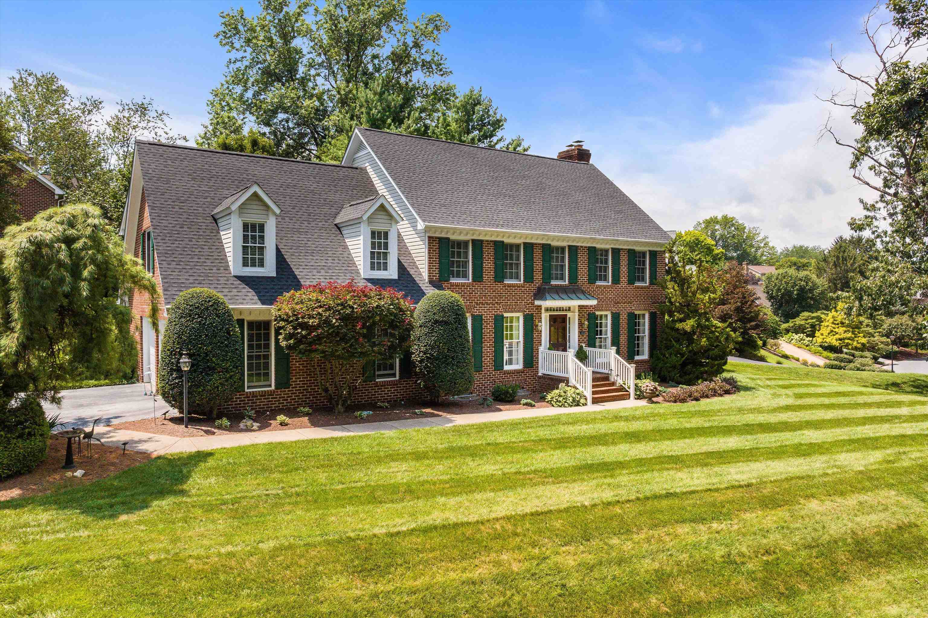 263 DIVOT DR, HARRISONBURG, Virginia 22802, 5 Bedrooms Bedrooms, ,2 BathroomsBathrooms,Residential,263 DIVOT DR,667778 MLS # 667778