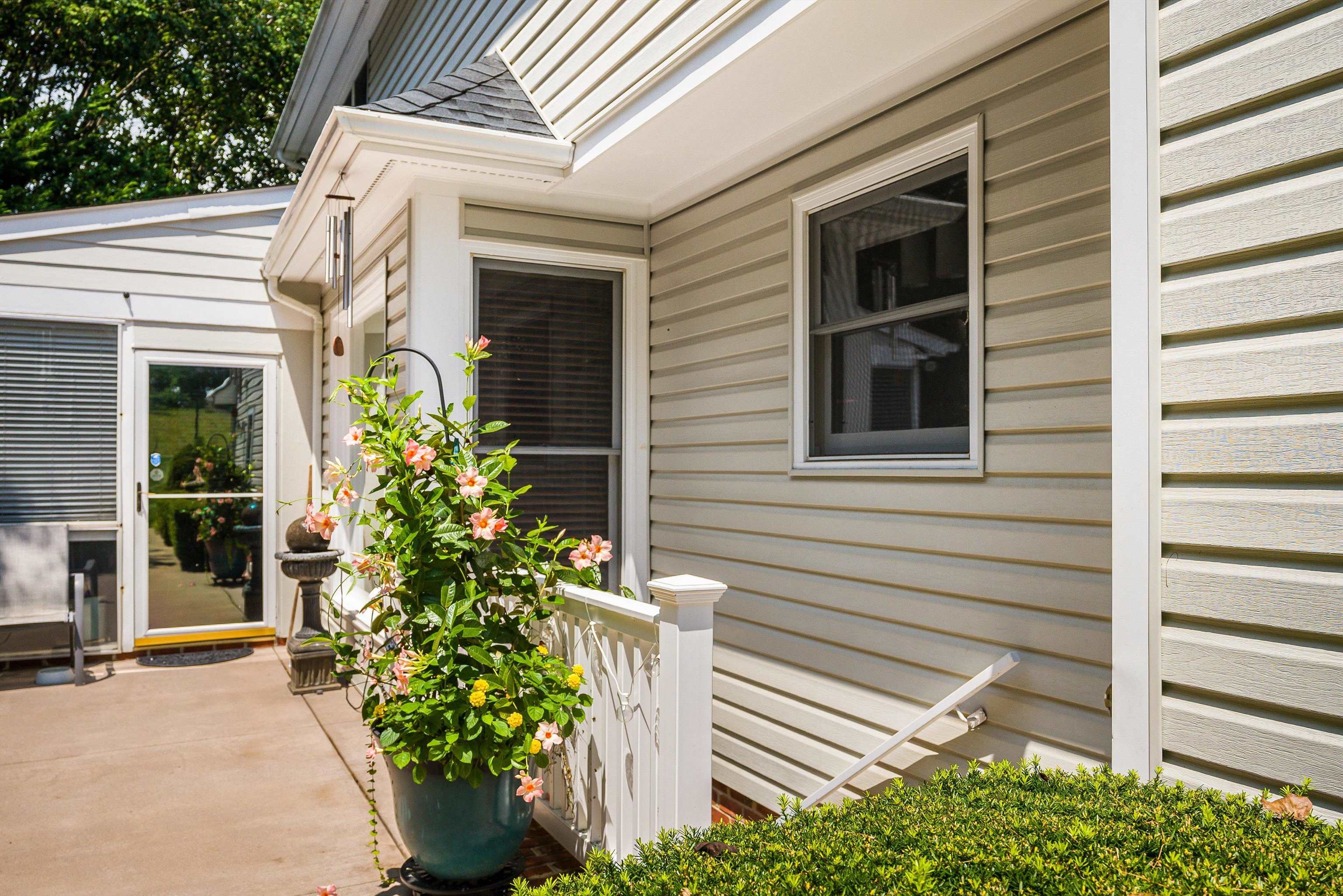 263 DIVOT DR, HARRISONBURG, Virginia 22802, 5 Bedrooms Bedrooms, ,2 BathroomsBathrooms,Residential,263 DIVOT DR,667778 MLS # 667778