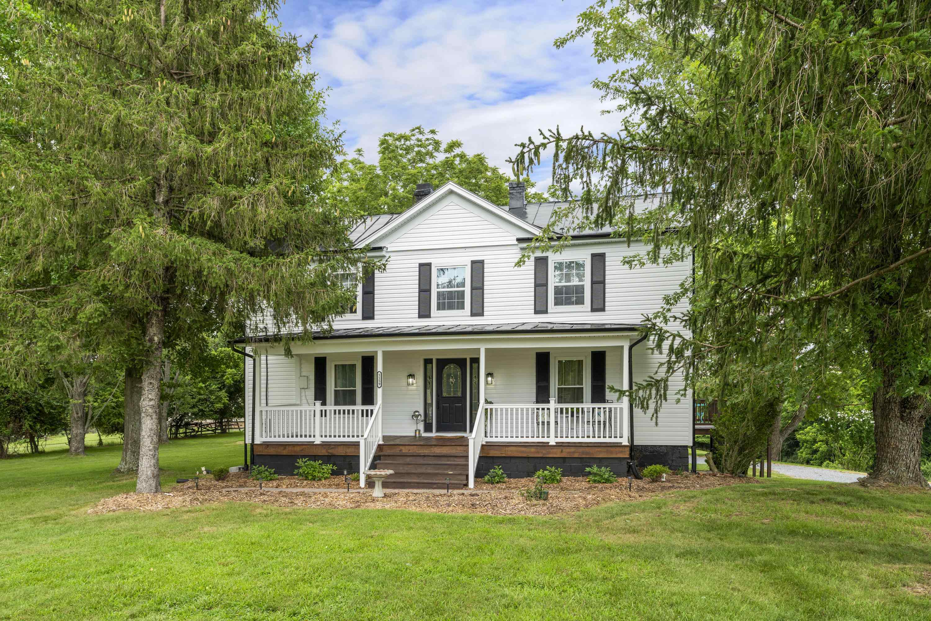 1159 NEW HOPE RD, STAUNTON, Virginia 24401, 5 Bedrooms Bedrooms, ,3 BathroomsBathrooms,Residential,1159 NEW HOPE RD,667779 MLS # 667779