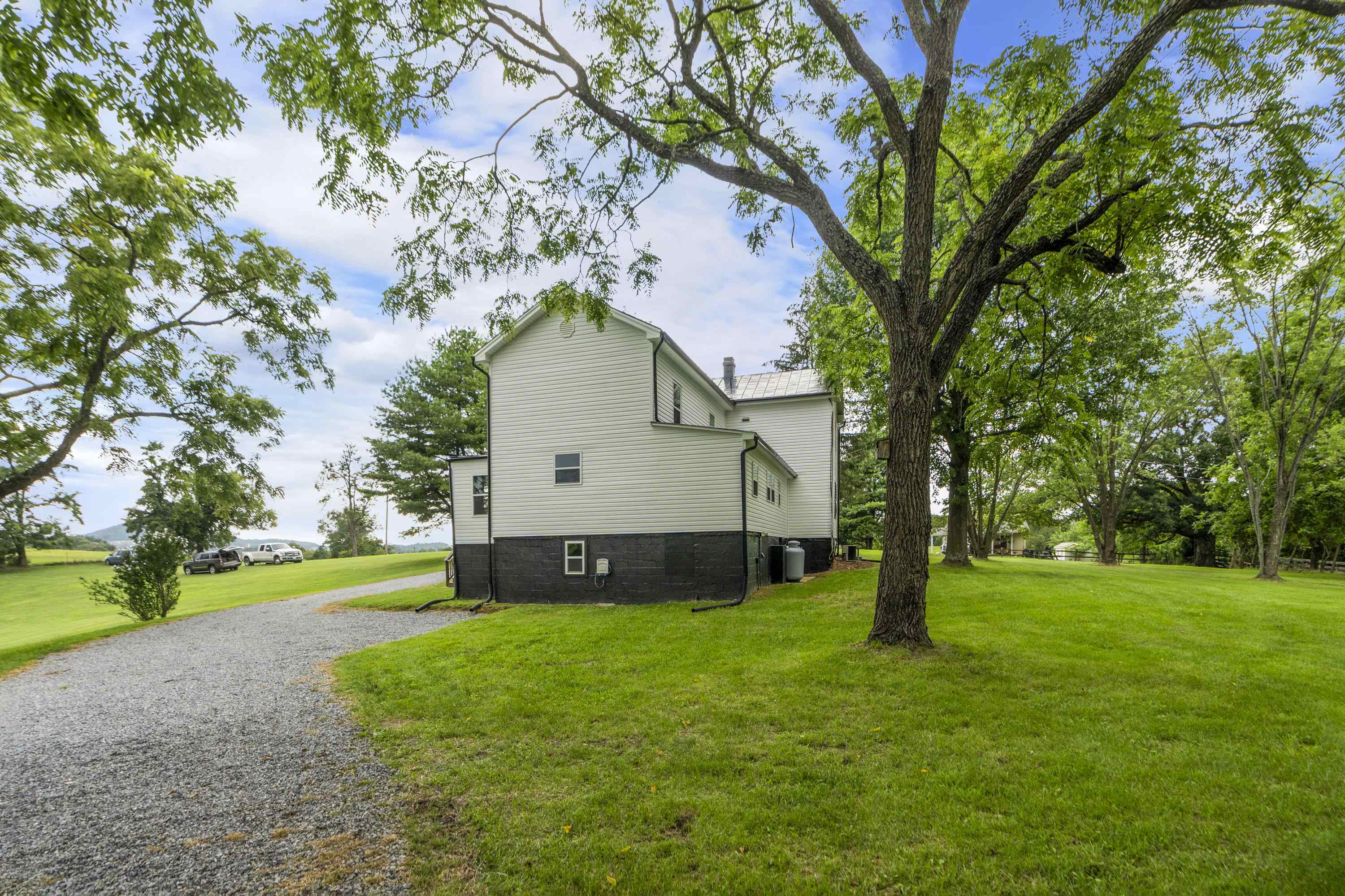 1159 NEW HOPE RD, STAUNTON, Virginia 24401, 5 Bedrooms Bedrooms, ,3 BathroomsBathrooms,Residential,1159 NEW HOPE RD,667779 MLS # 667779