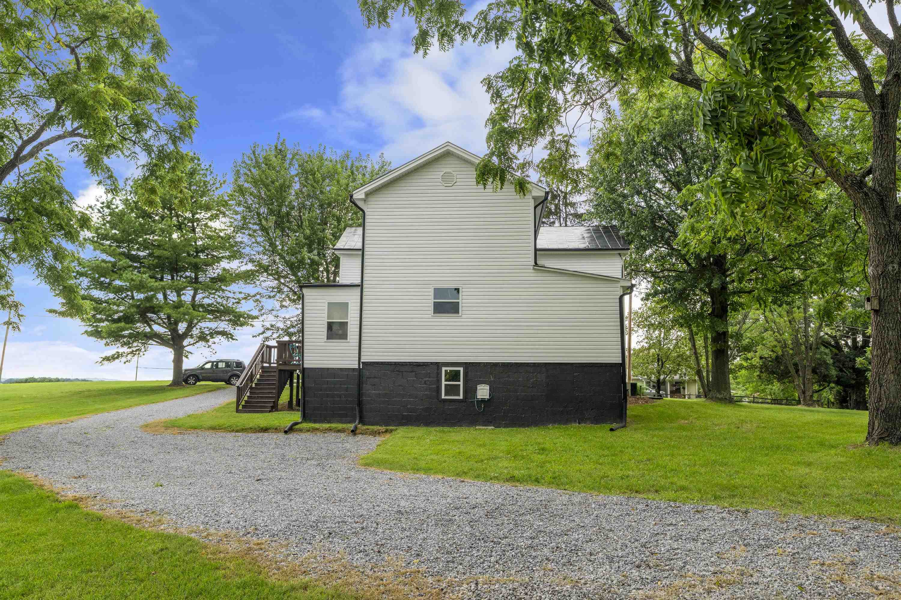 1159 NEW HOPE RD, STAUNTON, Virginia 24401, 5 Bedrooms Bedrooms, ,3 BathroomsBathrooms,Residential,1159 NEW HOPE RD,667779 MLS # 667779