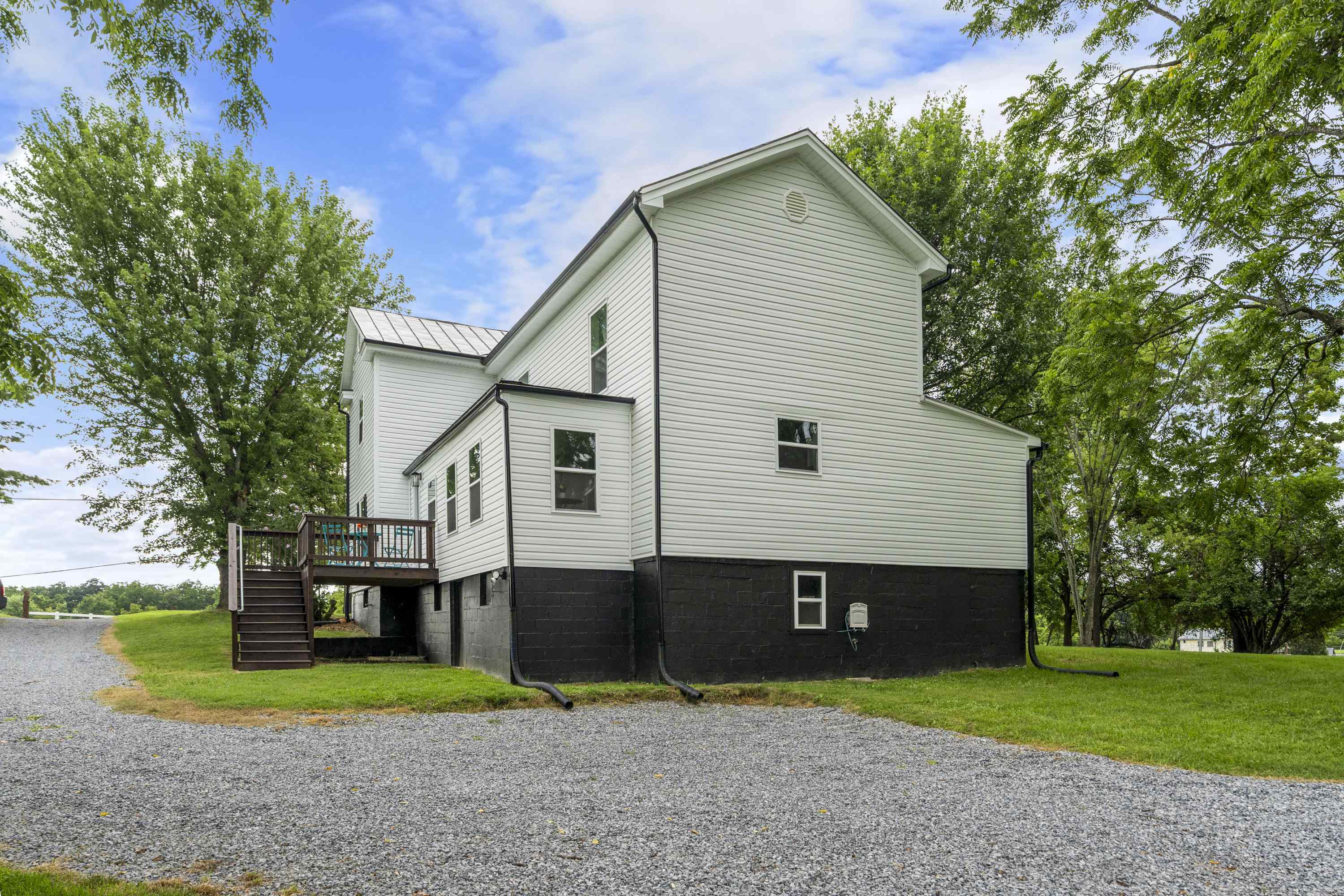 1159 NEW HOPE RD, STAUNTON, Virginia 24401, 5 Bedrooms Bedrooms, ,3 BathroomsBathrooms,Residential,1159 NEW HOPE RD,667779 MLS # 667779