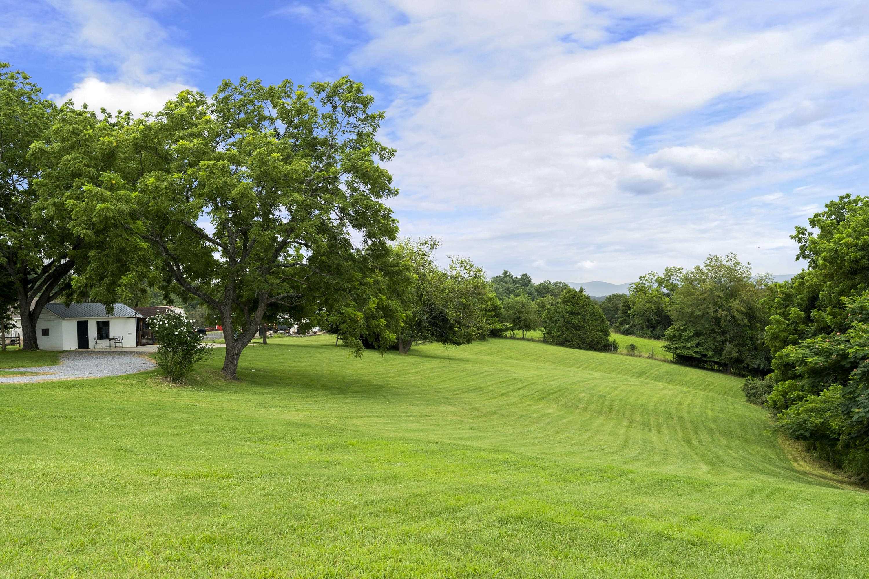 1159 NEW HOPE RD, STAUNTON, Virginia 24401, 5 Bedrooms Bedrooms, ,3 BathroomsBathrooms,Residential,1159 NEW HOPE RD,667779 MLS # 667779