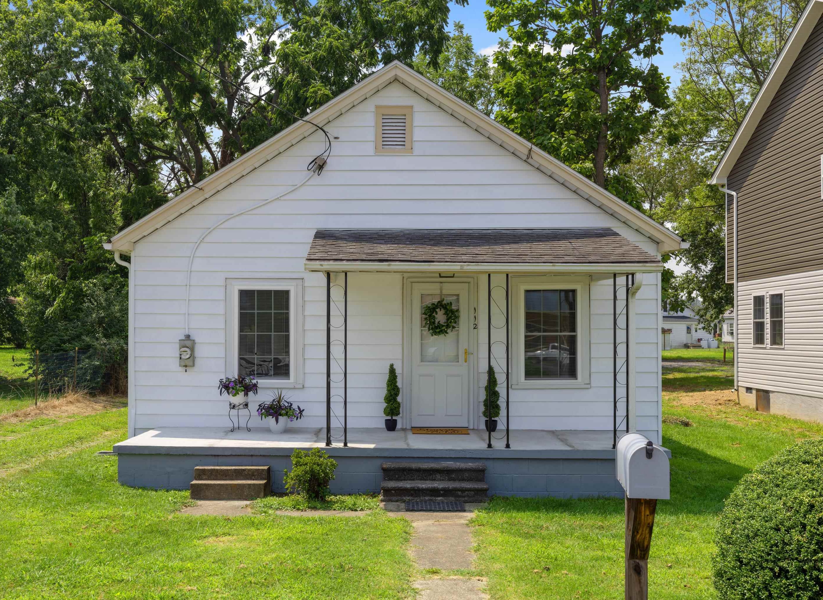 112 CONCORD PL, WAYNESBORO, Virginia 22980, 2 Bedrooms Bedrooms, ,1 BathroomBathrooms,Residential,112 CONCORD PL,667780 MLS # 667780