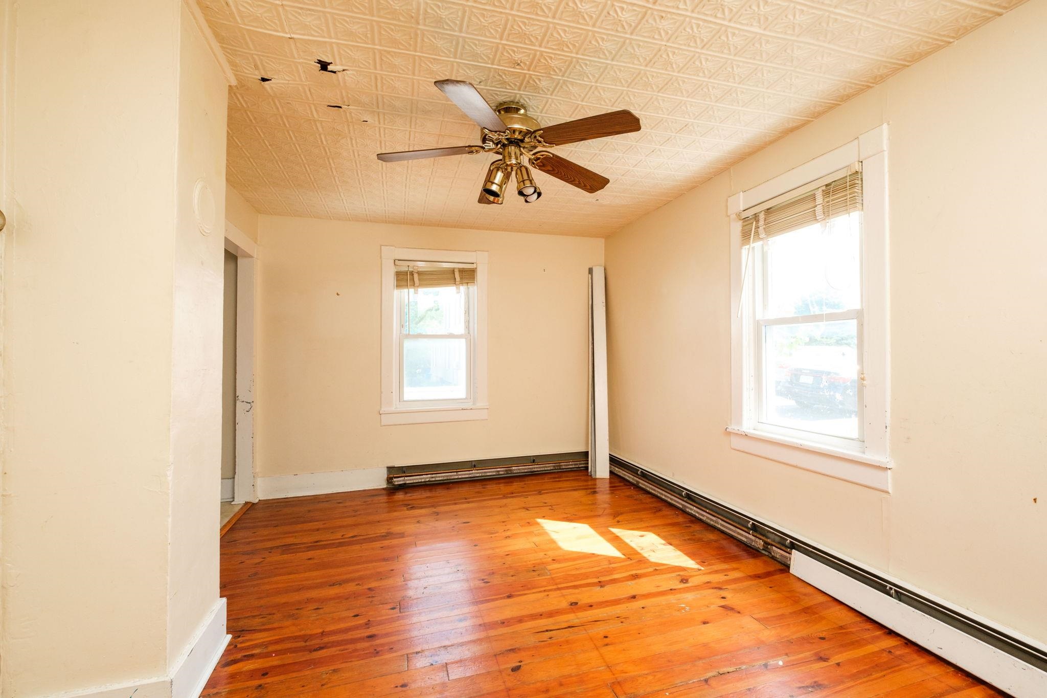 9525 S CONGRESS ST, NEW MARKET, Virginia 22844, 4 Bedrooms Bedrooms, ,1 BathroomBathrooms,Residential,9525 S CONGRESS ST,667789 MLS # 667789