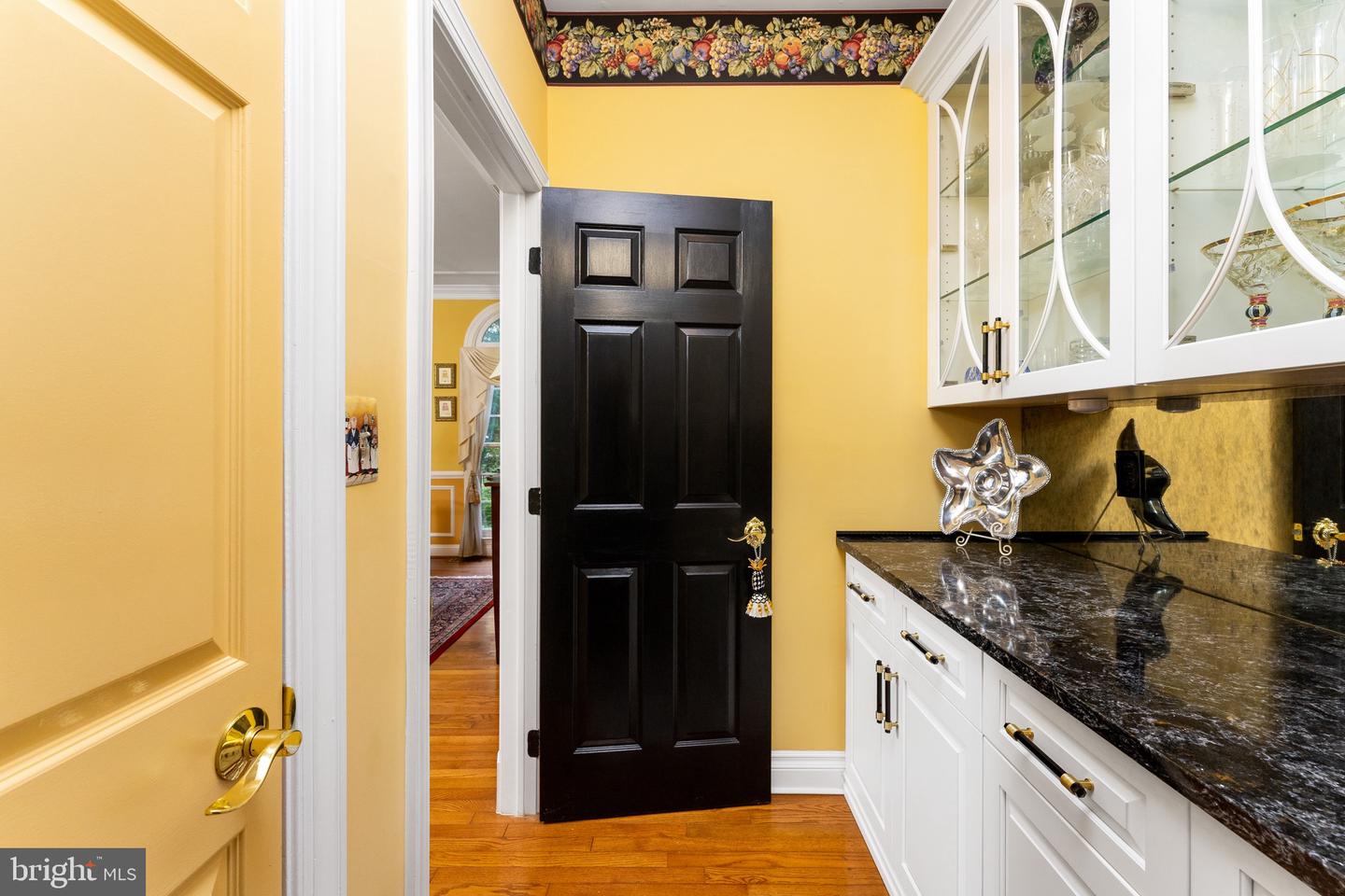 9808 PORTSIDE DR, BURKE, Virginia 22015, 4 Bedrooms Bedrooms, ,4 BathroomsBathrooms,Residential,For sale,9808 PORTSIDE DR,VAFX2260078 MLS # VAFX2260078