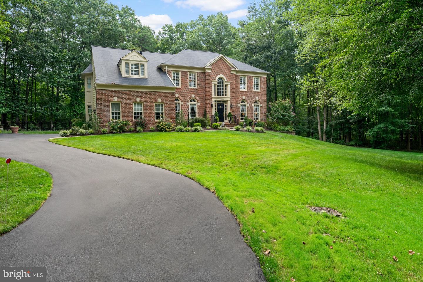 9808 PORTSIDE DR, BURKE, Virginia 22015, 4 Bedrooms Bedrooms, ,4 BathroomsBathrooms,Residential,For sale,9808 PORTSIDE DR,VAFX2260078 MLS # VAFX2260078