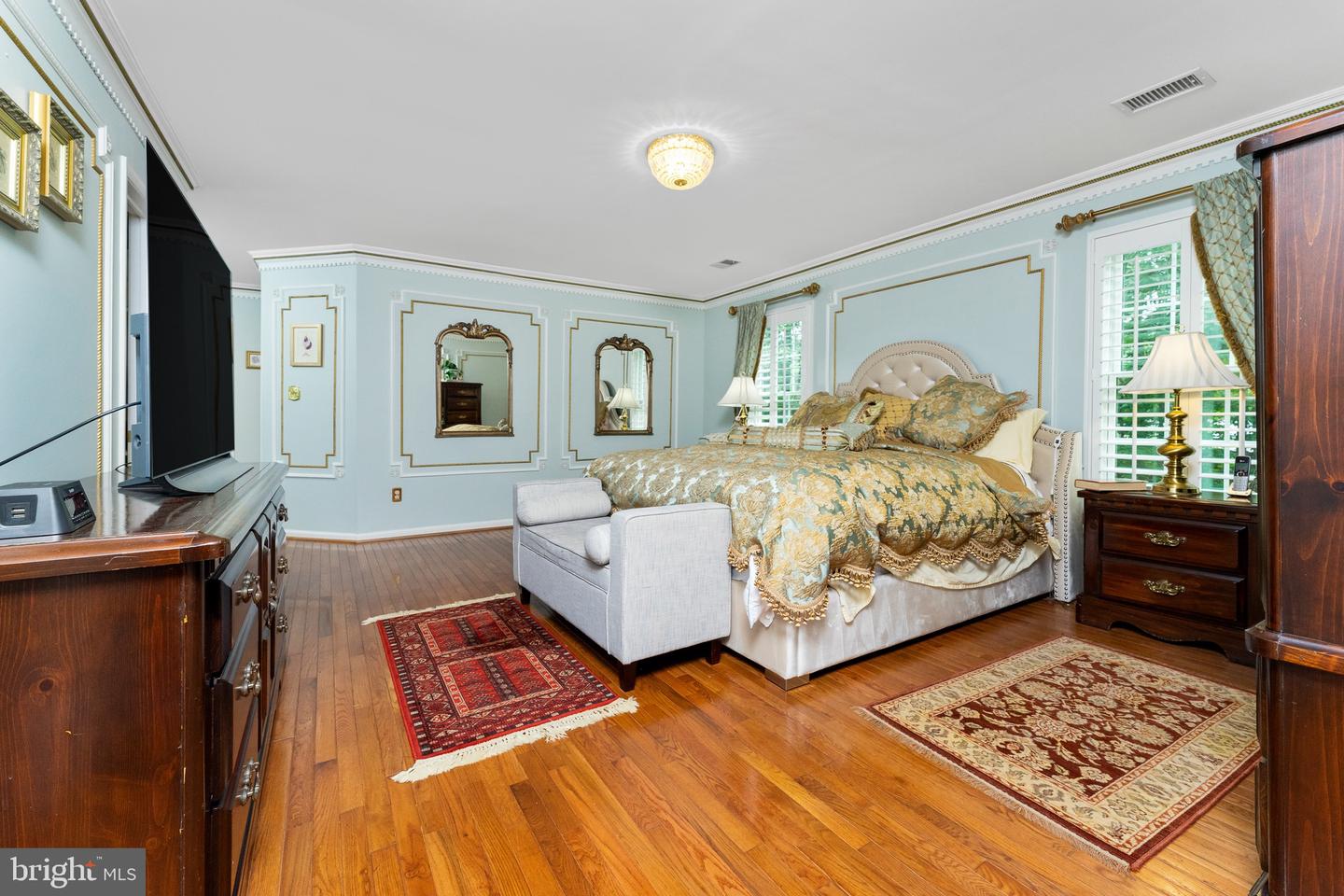 9808 PORTSIDE DR, BURKE, Virginia 22015, 4 Bedrooms Bedrooms, ,4 BathroomsBathrooms,Residential,For sale,9808 PORTSIDE DR,VAFX2260078 MLS # VAFX2260078