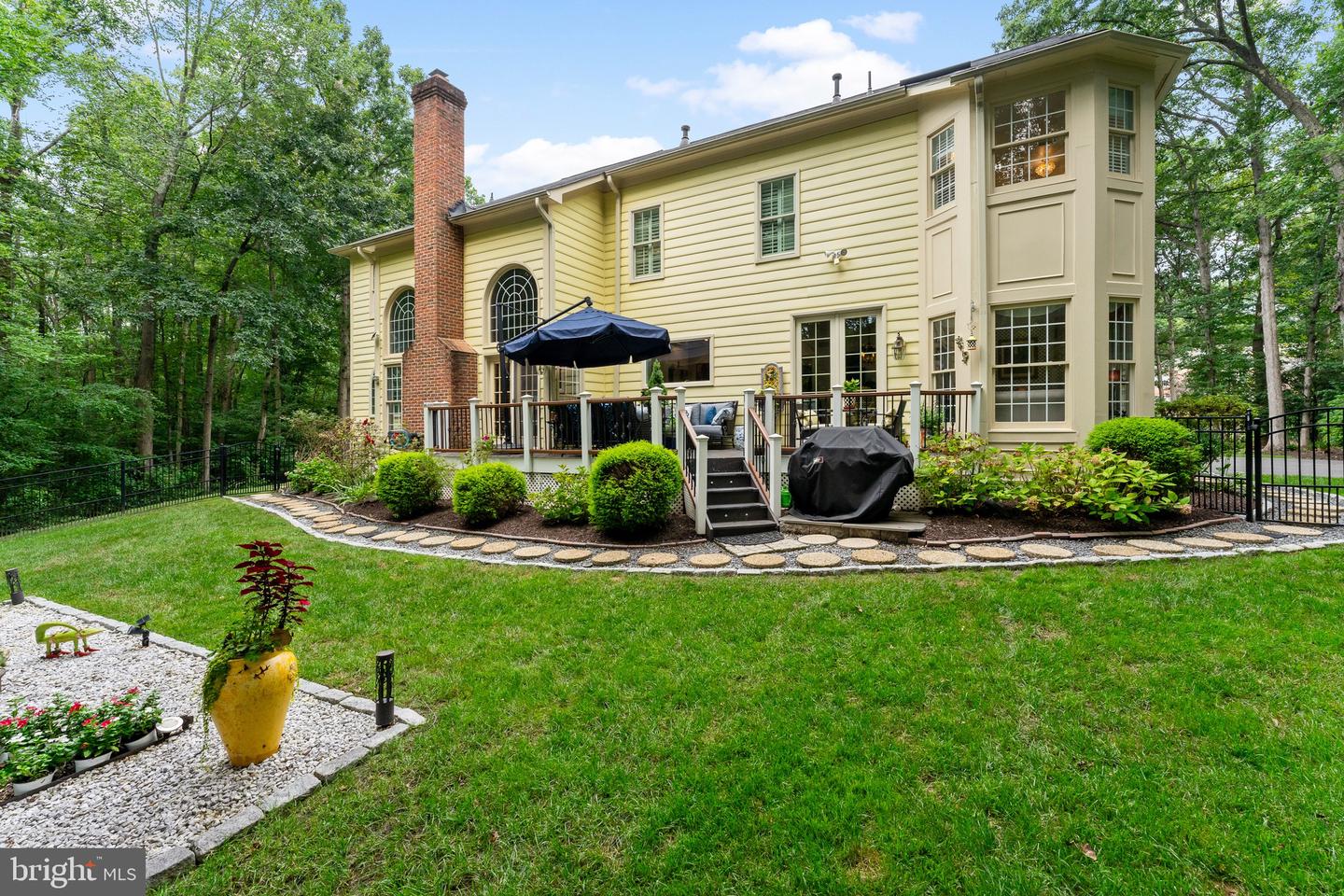 9808 PORTSIDE DR, BURKE, Virginia 22015, 4 Bedrooms Bedrooms, ,4 BathroomsBathrooms,Residential,For sale,9808 PORTSIDE DR,VAFX2260078 MLS # VAFX2260078