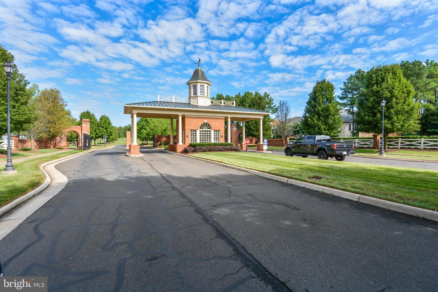 15140 HEATHER MILL LN #201, HAYMARKET, Virginia 20169, 2 Bedrooms Bedrooms, 8 Rooms Rooms,2 BathroomsBathrooms,Residential,For sale,15140 HEATHER MILL LN #201,VAPW2101172 MLS # VAPW2101172