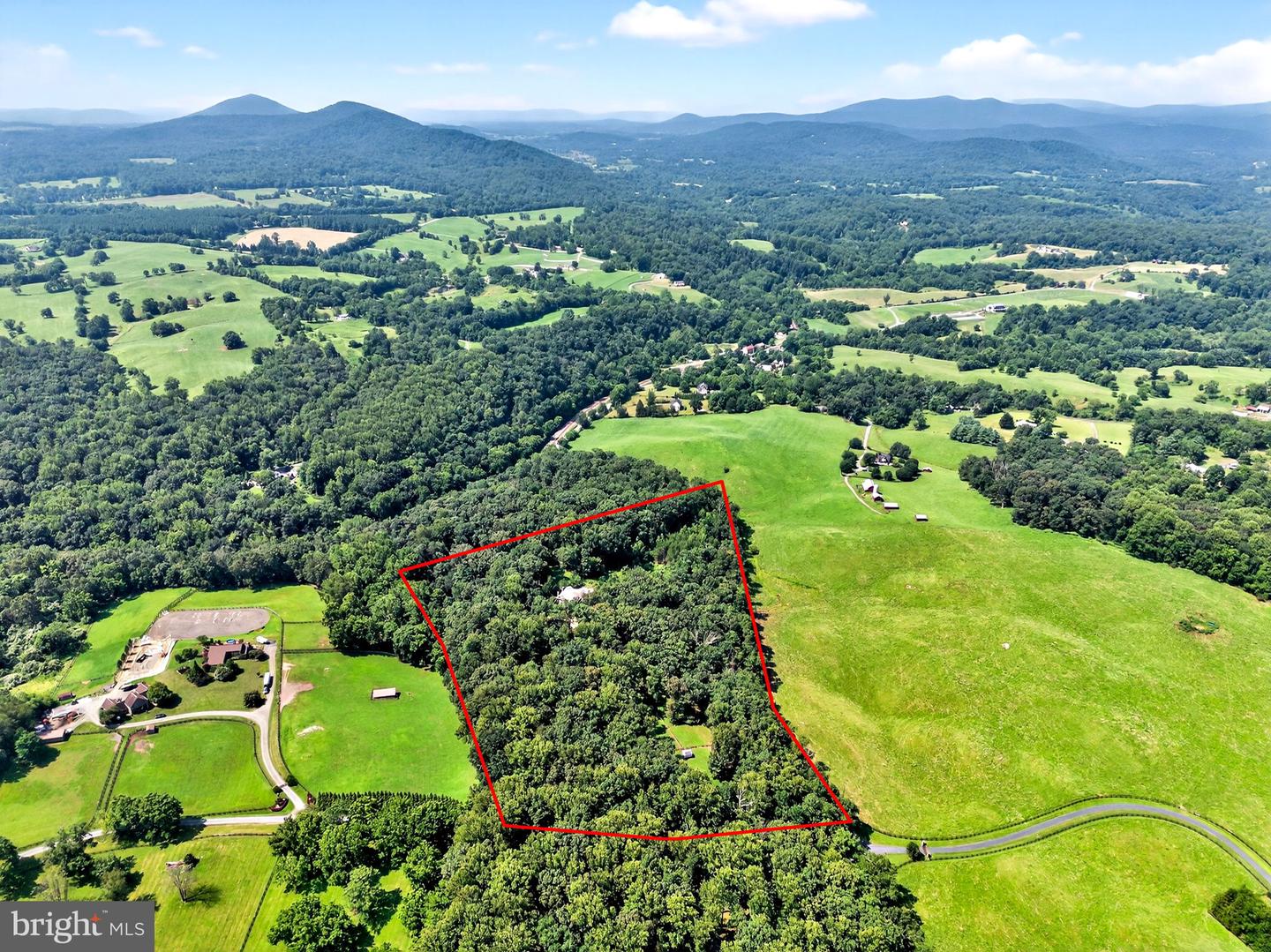 9565 BRIAR LN, DELAPLANE, Virginia 20144, 4 Bedrooms Bedrooms, ,5 BathroomsBathrooms,Residential,For sale,9565 BRIAR LN,VAFQ2017890 MLS # VAFQ2017890
