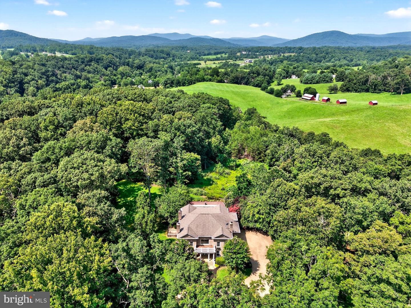 9565 BRIAR LN, DELAPLANE, Virginia 20144, 4 Bedrooms Bedrooms, ,5 BathroomsBathrooms,Residential,For sale,9565 BRIAR LN,VAFQ2017890 MLS # VAFQ2017890