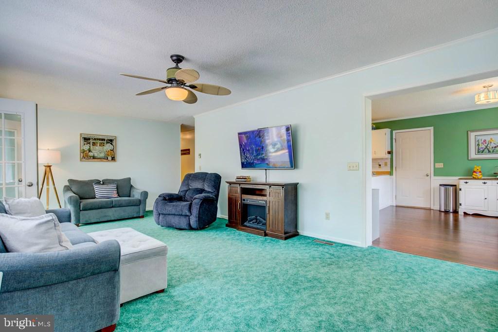 3340 WILLOW ST, CHINCOTEAGUE ISLAND, Virginia 23336, 3 Bedrooms Bedrooms, ,2 BathroomsBathrooms,Residential,For sale,3340 WILLOW ST,VAAC2002162 MLS # VAAC2002162