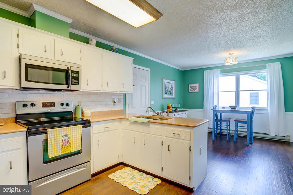 3340 WILLOW ST, CHINCOTEAGUE ISLAND, Virginia 23336, 3 Bedrooms Bedrooms, ,2 BathroomsBathrooms,Residential,For sale,3340 WILLOW ST,VAAC2002162 MLS # VAAC2002162