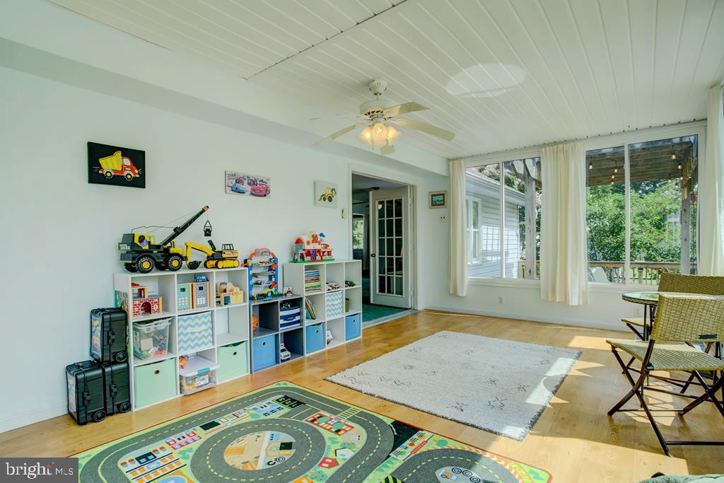 3340 WILLOW ST, CHINCOTEAGUE ISLAND, Virginia 23336, 3 Bedrooms Bedrooms, ,2 BathroomsBathrooms,Residential,For sale,3340 WILLOW ST,VAAC2002162 MLS # VAAC2002162